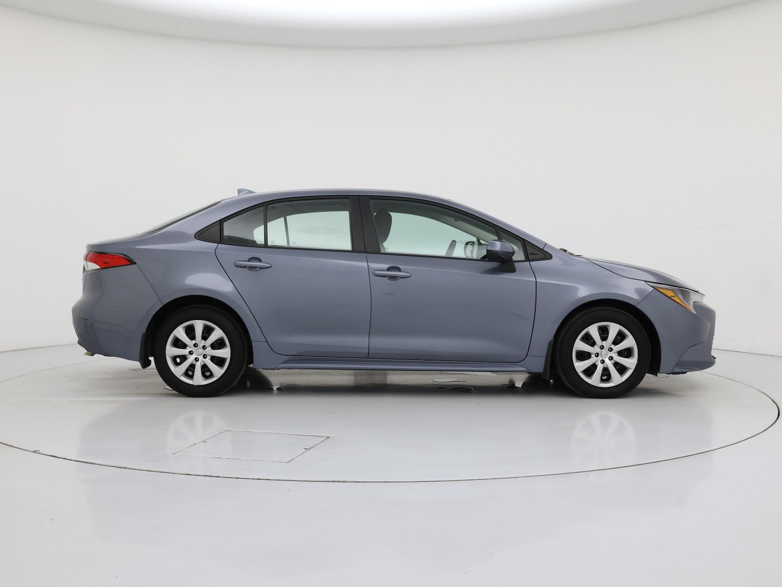 2026 Toyota Corolla LE - Photo 8