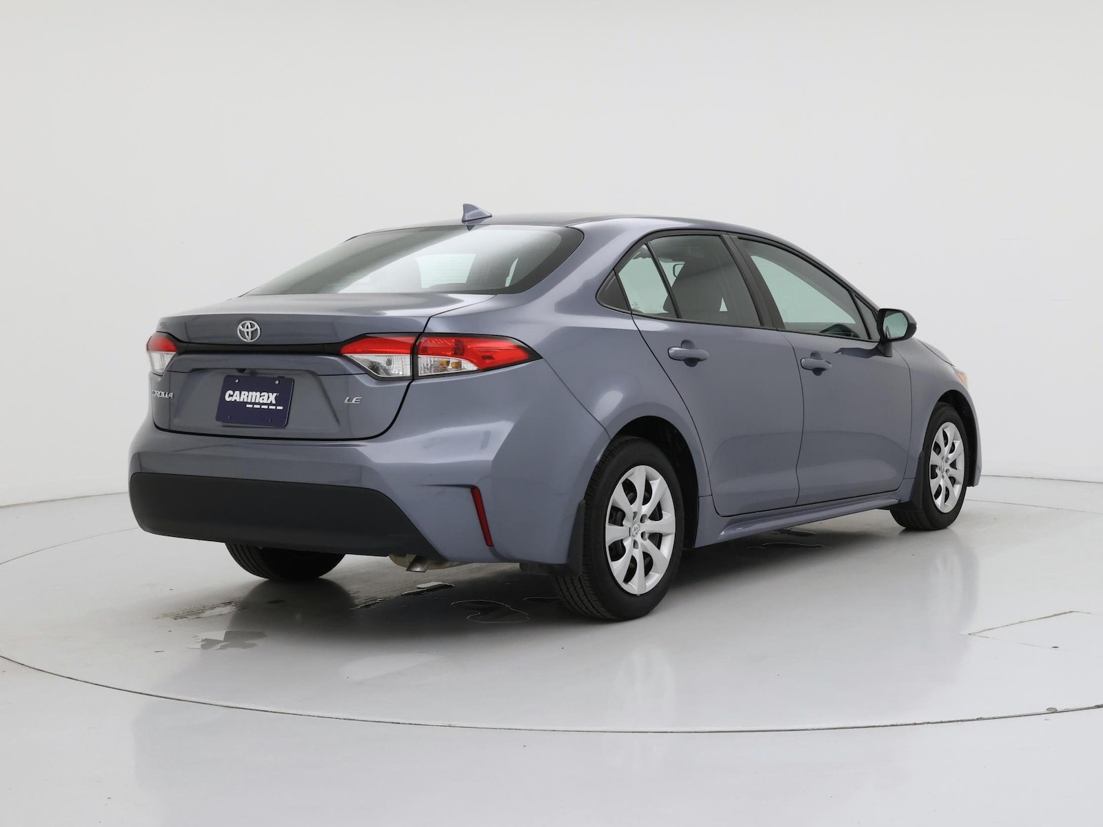 2026 Toyota Corolla LE - Photo 9
