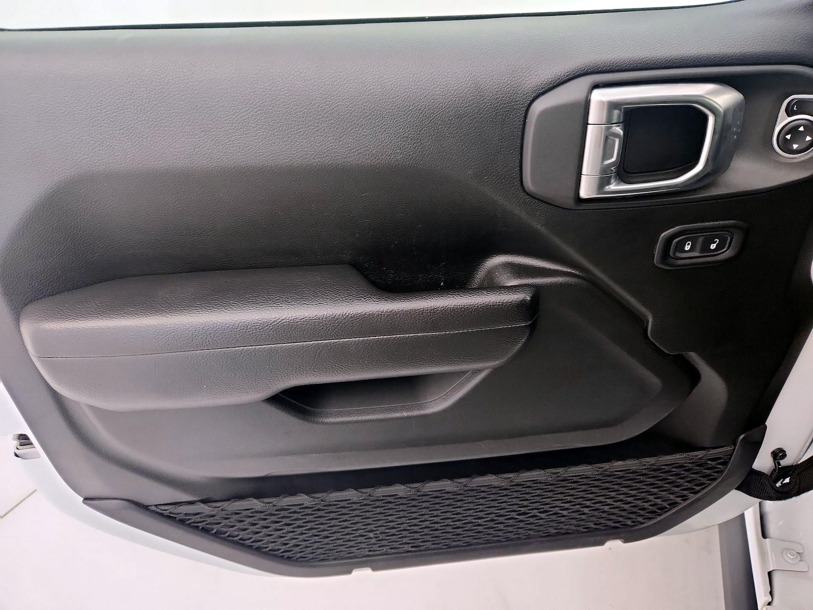 2025 Jeep Wrangler 4-Door Rubicon - Photo 13