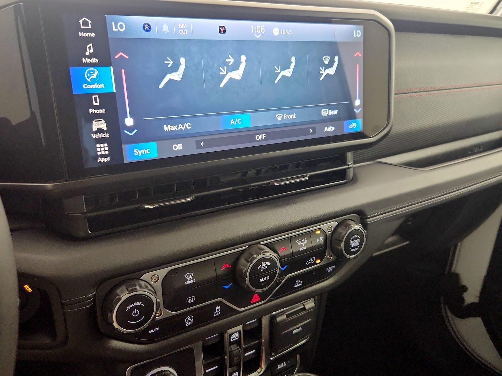 2025 Jeep Wrangler 4-Door Rubicon - Photo 17