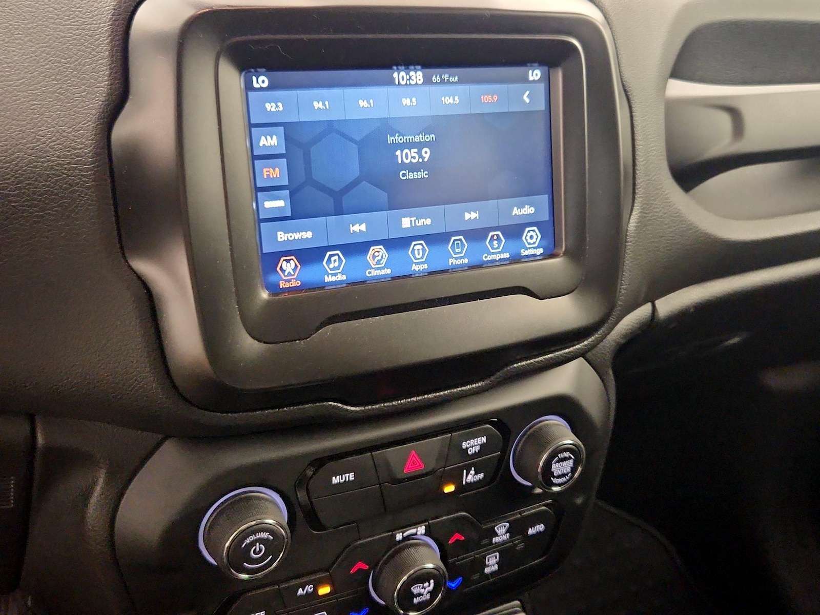 2021 Jeep Renegade Sport - Photo 16
