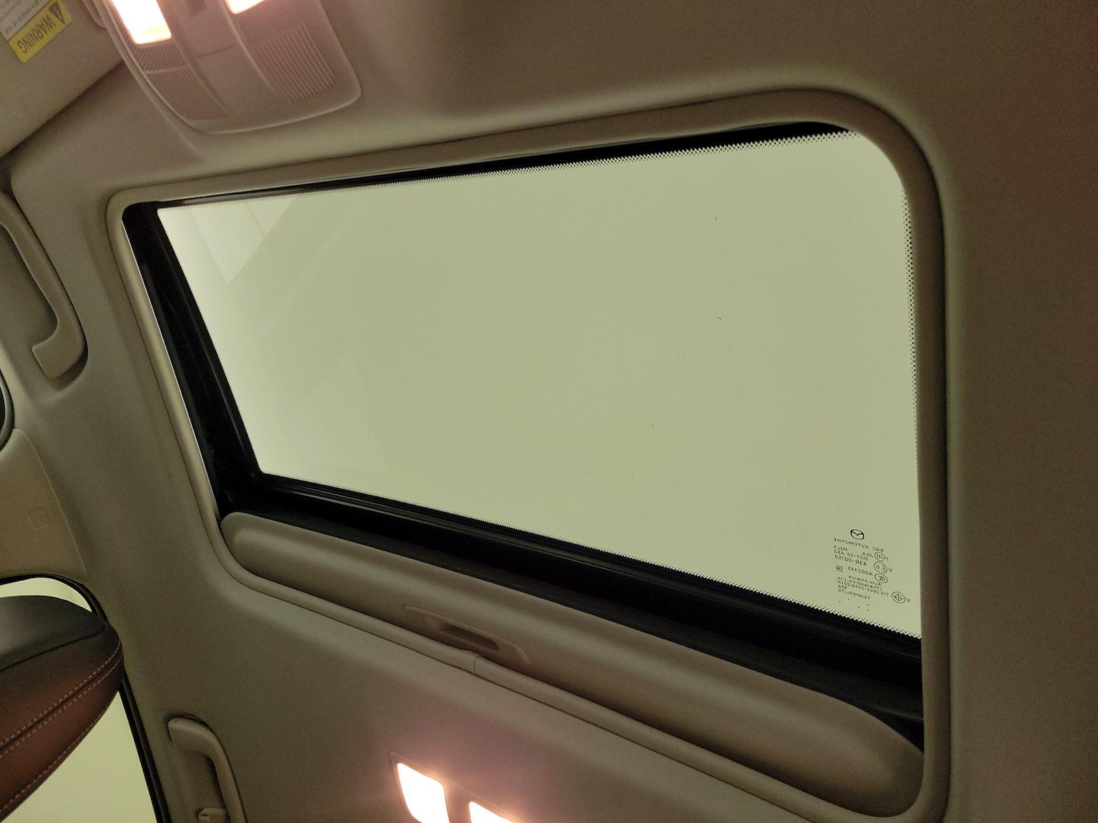 Sunroof(s) & Overhead Airbags