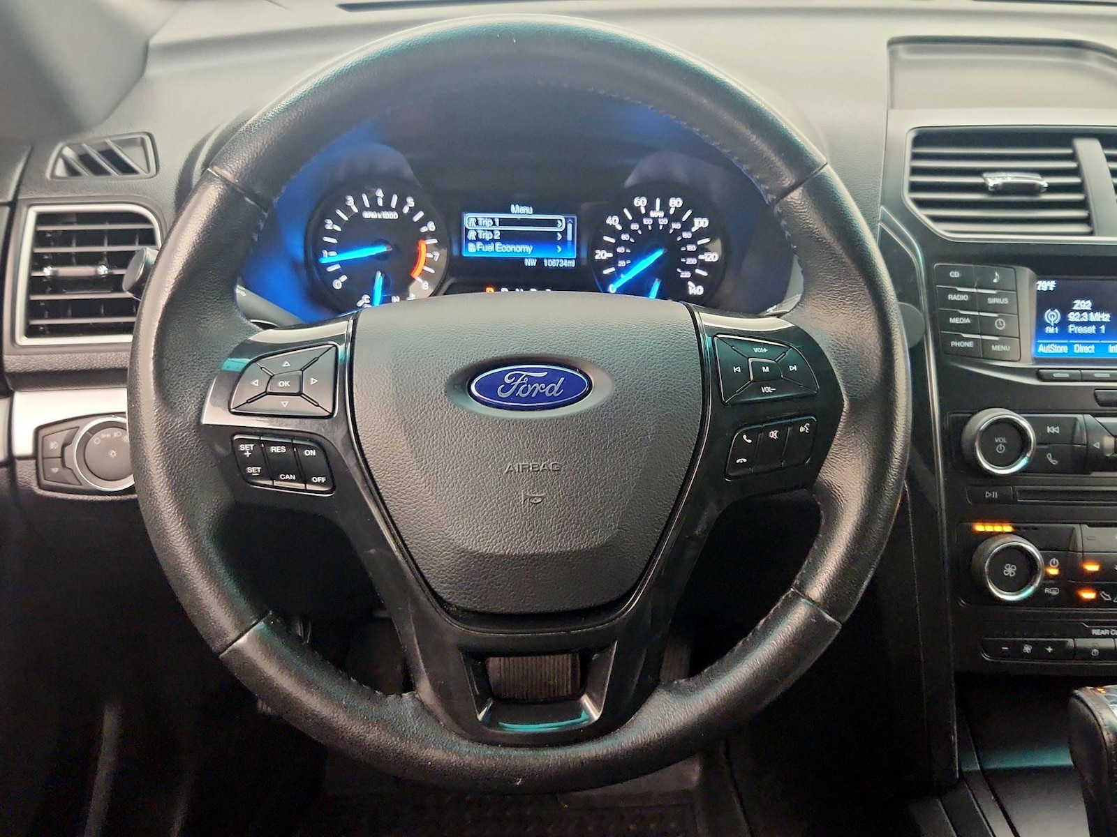2017 Ford Explorer XLT - Photo 11