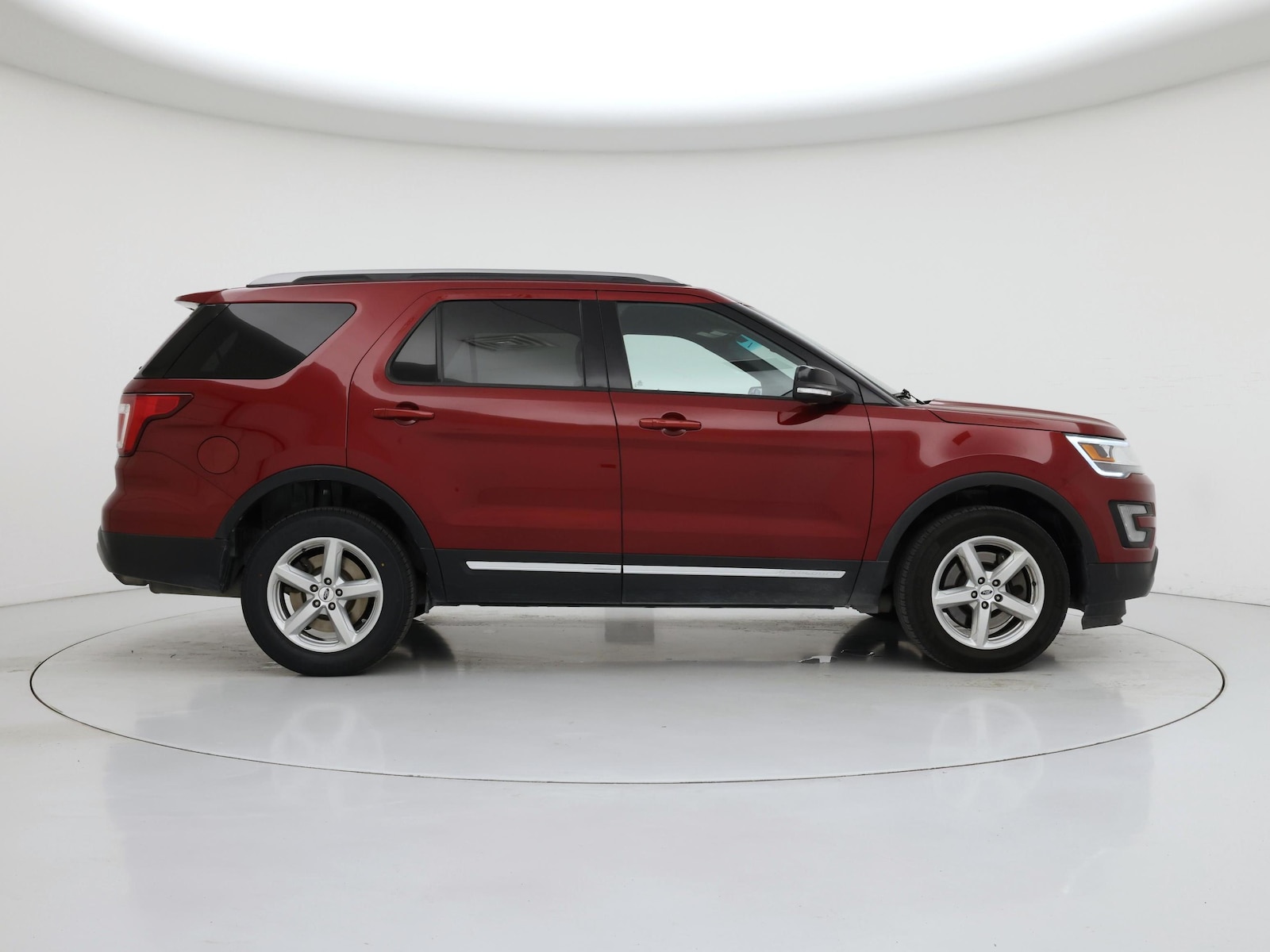 2017 Ford Explorer XLT - Photo 8
