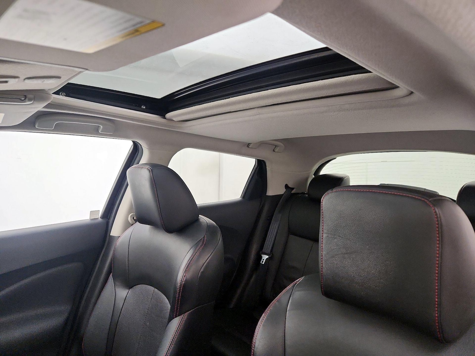 Sunroof(s) & Overhead Airbags