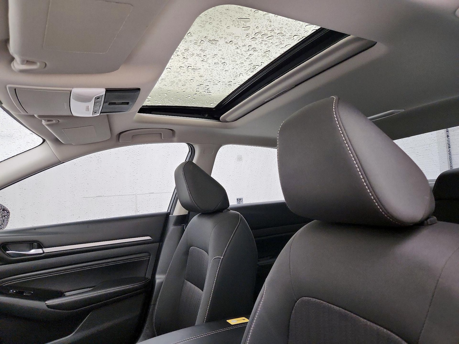 Sunroof(s) & Overhead Airbags