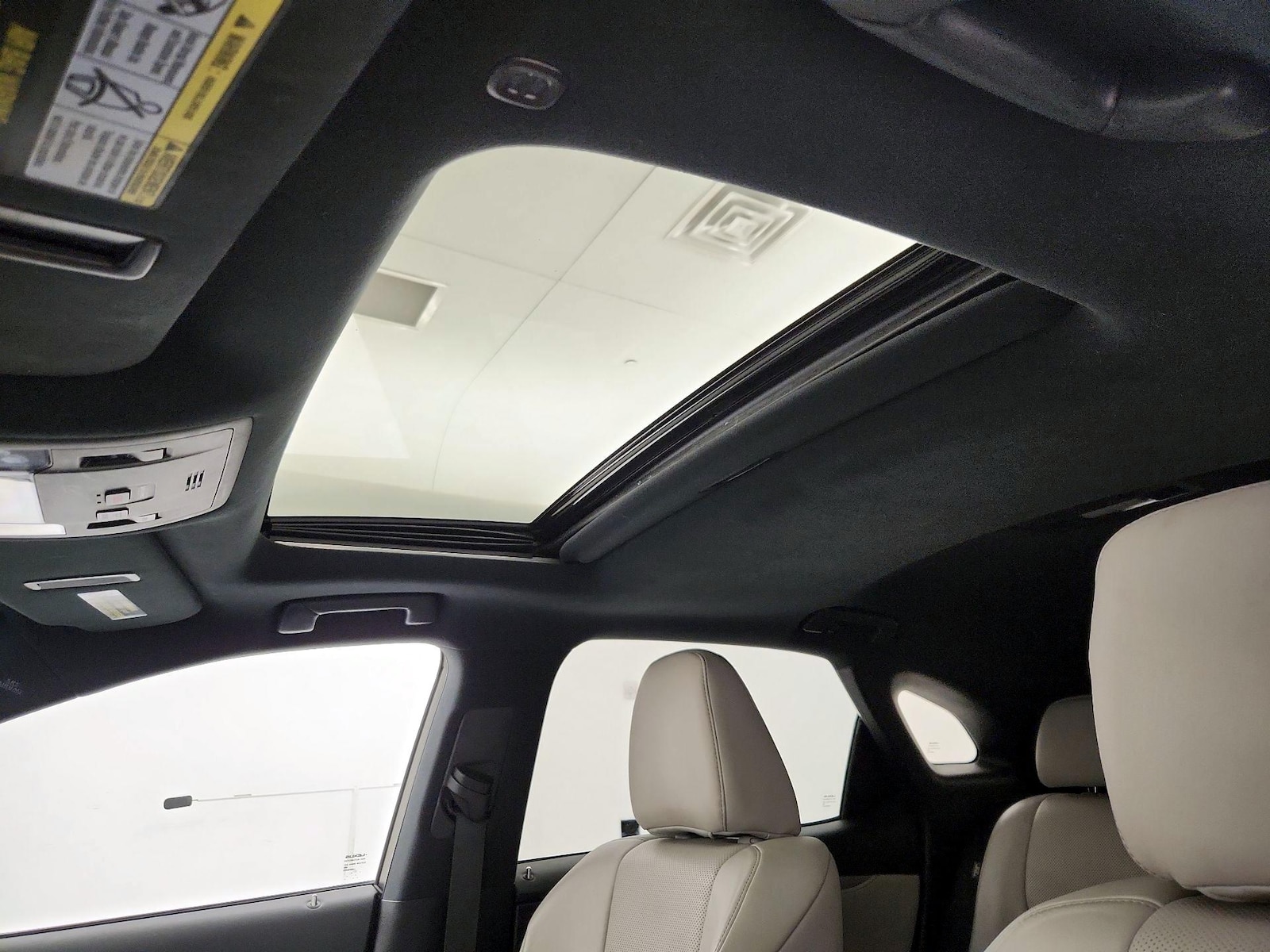 Sunroof(s) & Overhead Airbags