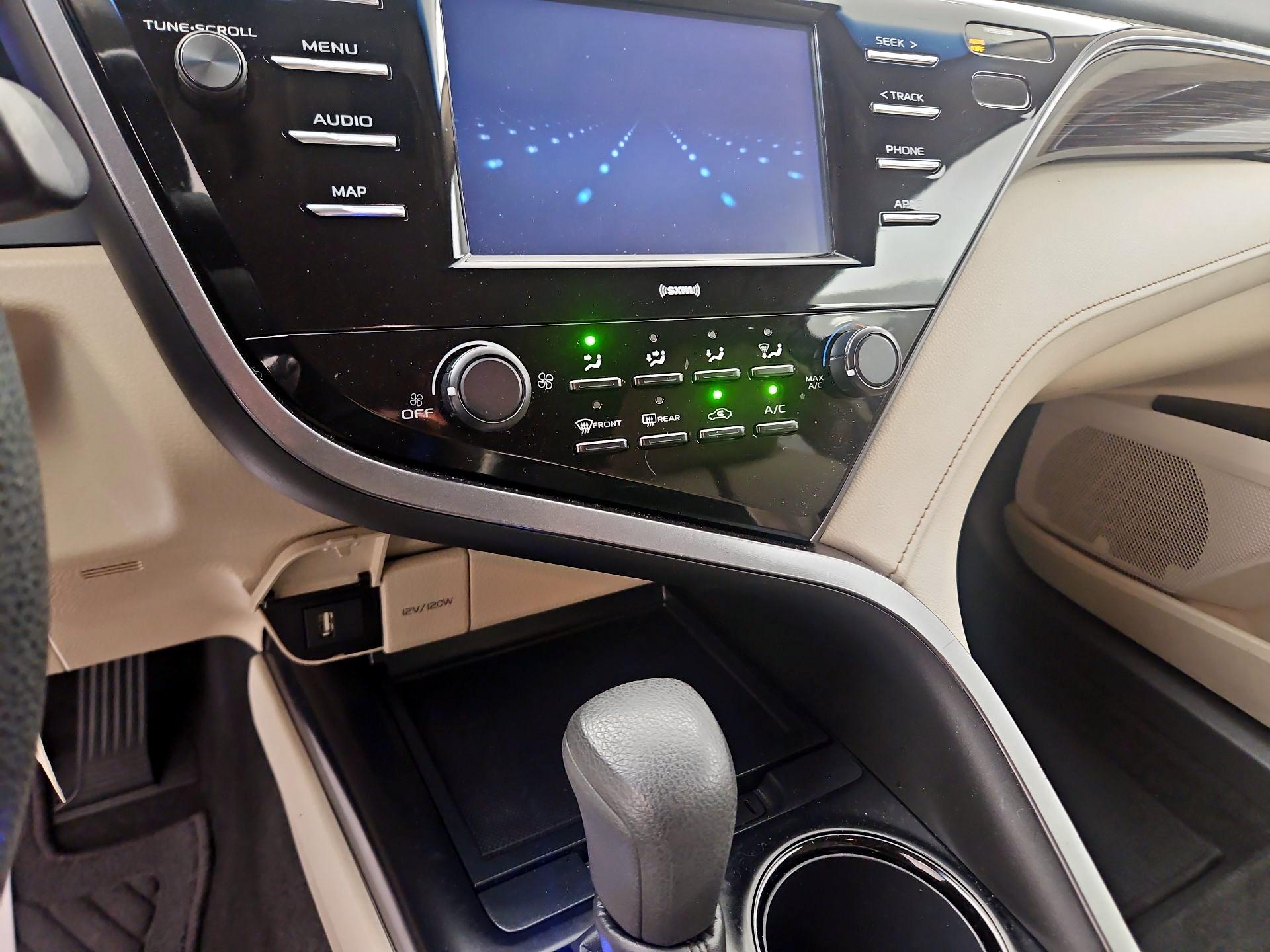 Thumbnail: 2020 Toyota Camry - 14
