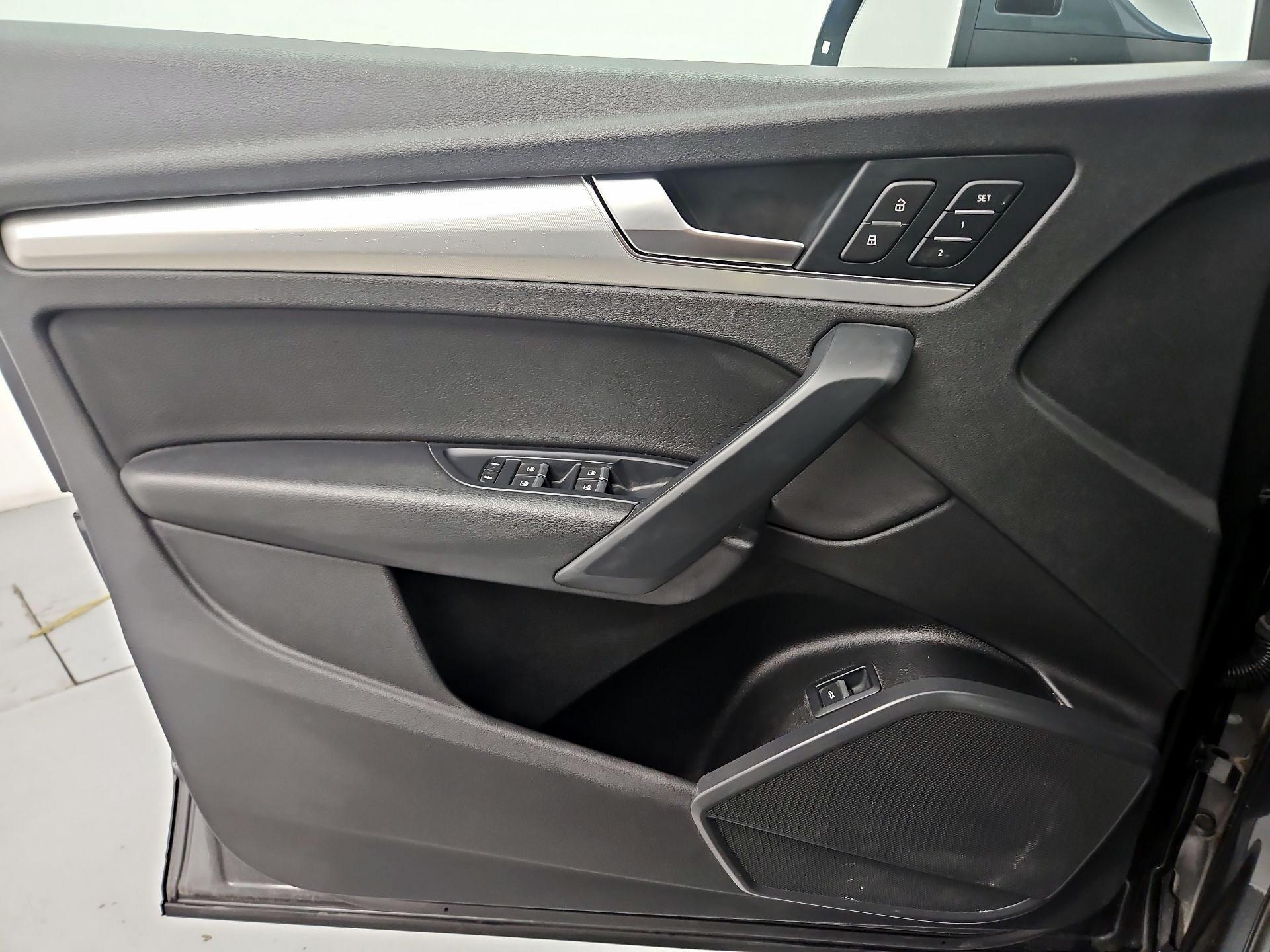 Thumbnail: 2020 Audi Q5 - 10