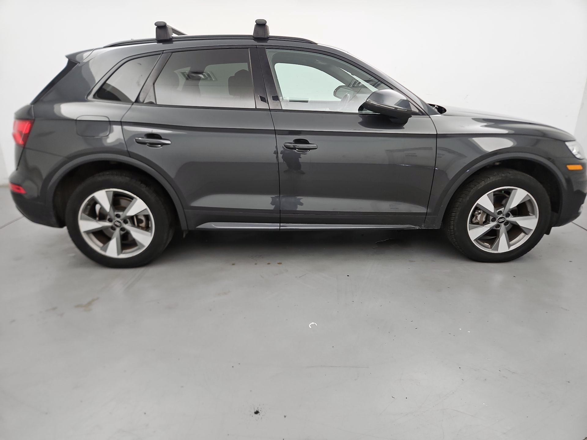 Thumbnail: 2020 Audi Q5 - 4
