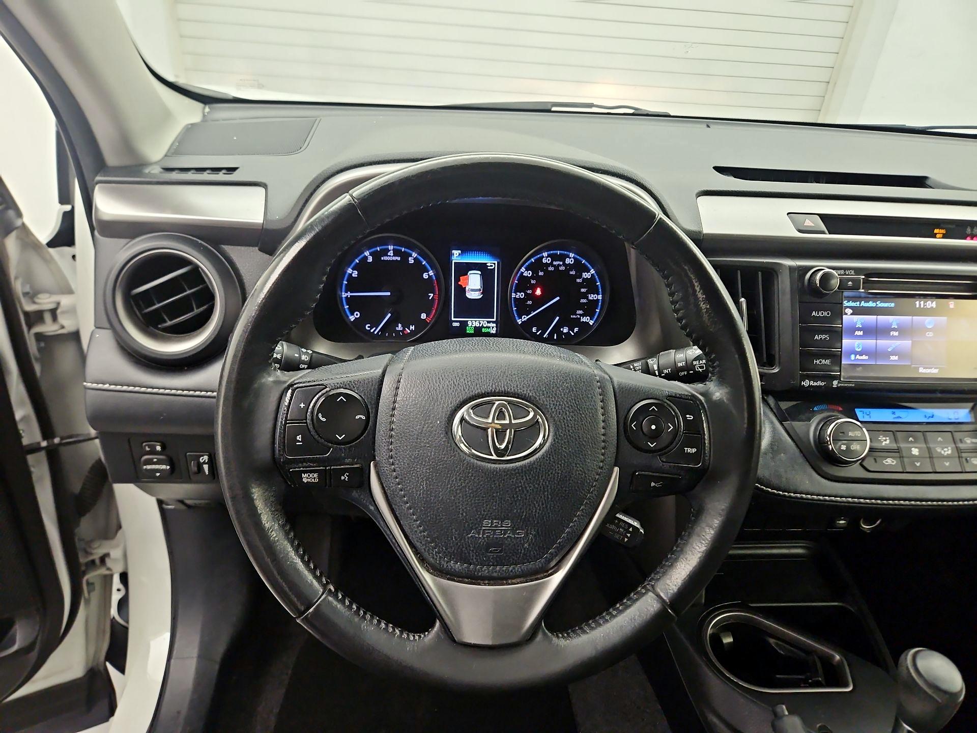 Thumbnail: 2018 Toyota RAV4 - 10
