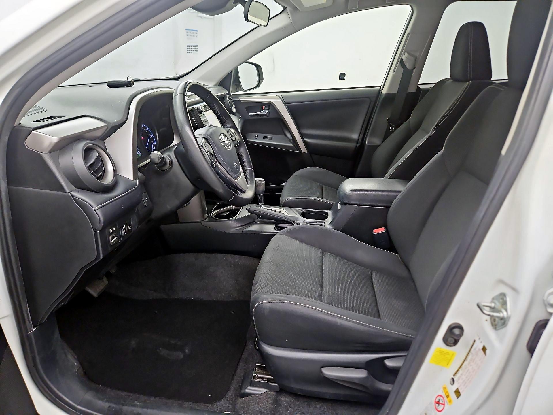 Thumbnail: 2018 Toyota RAV4 - 11