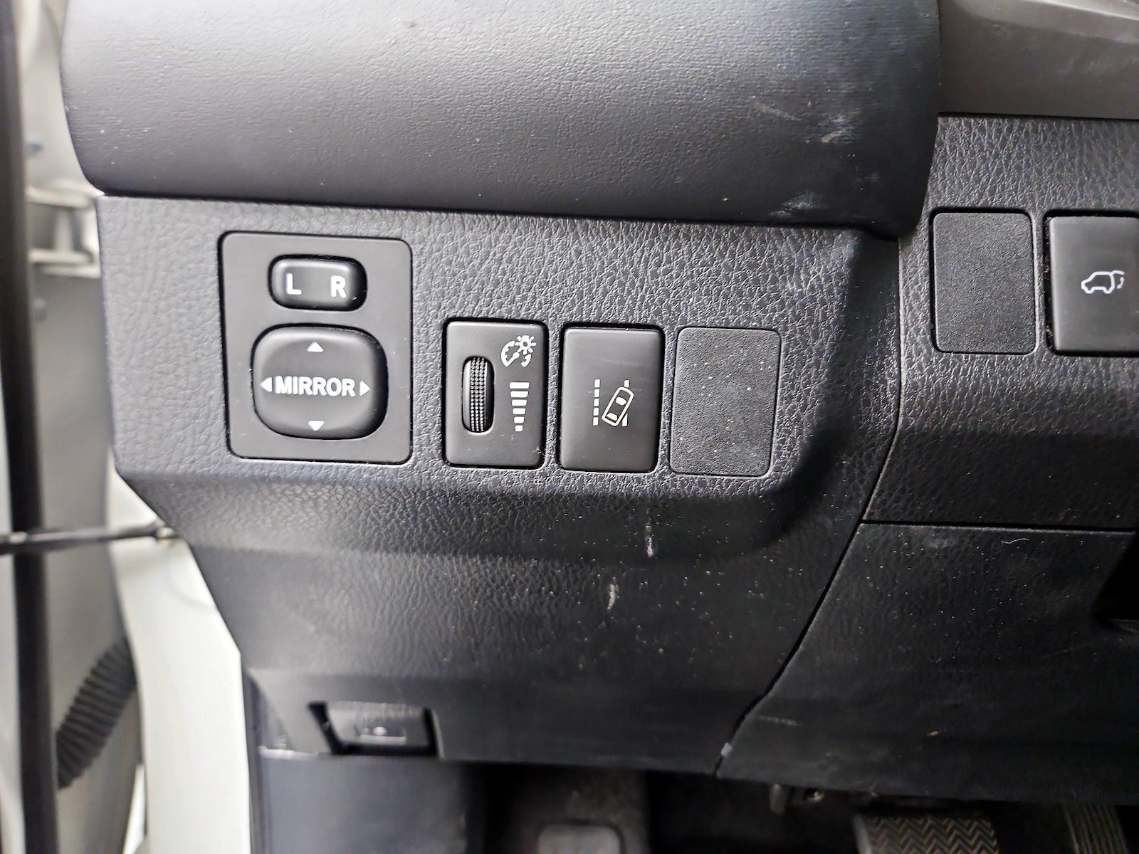 2018 Toyota RAV4 XLE - Photo 14