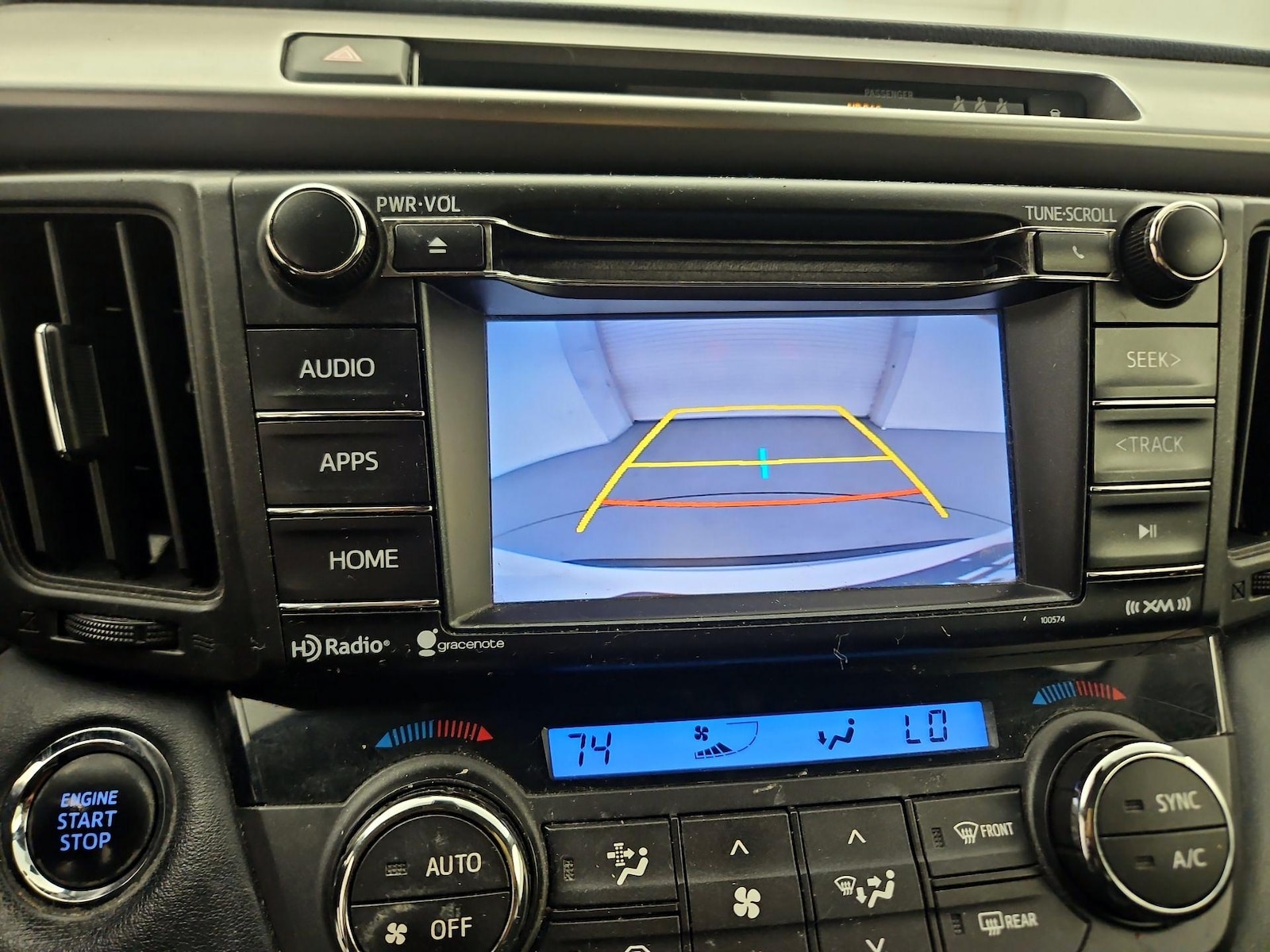 2018 Toyota RAV4 XLE - Photo 15