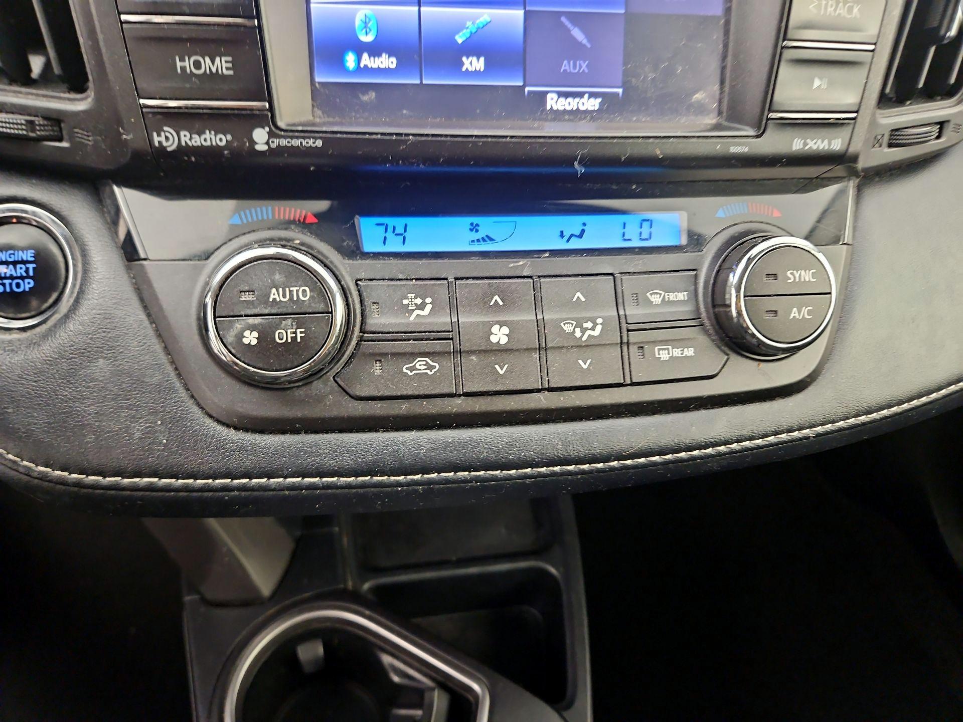 Thumbnail: 2018 Toyota RAV4 - 16
