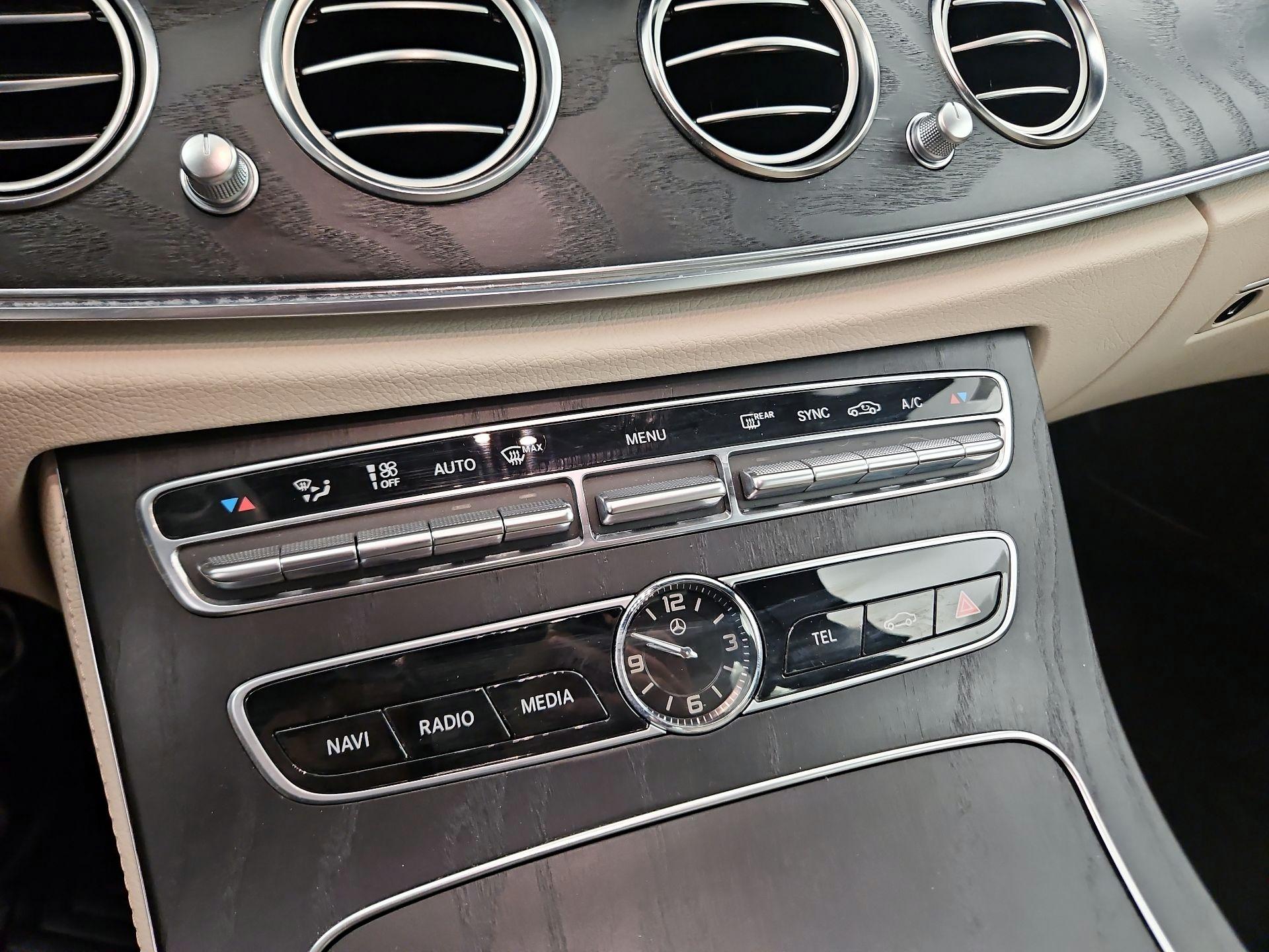Thumbnail: 2020 Mercedes-Benz E-Class - 16
