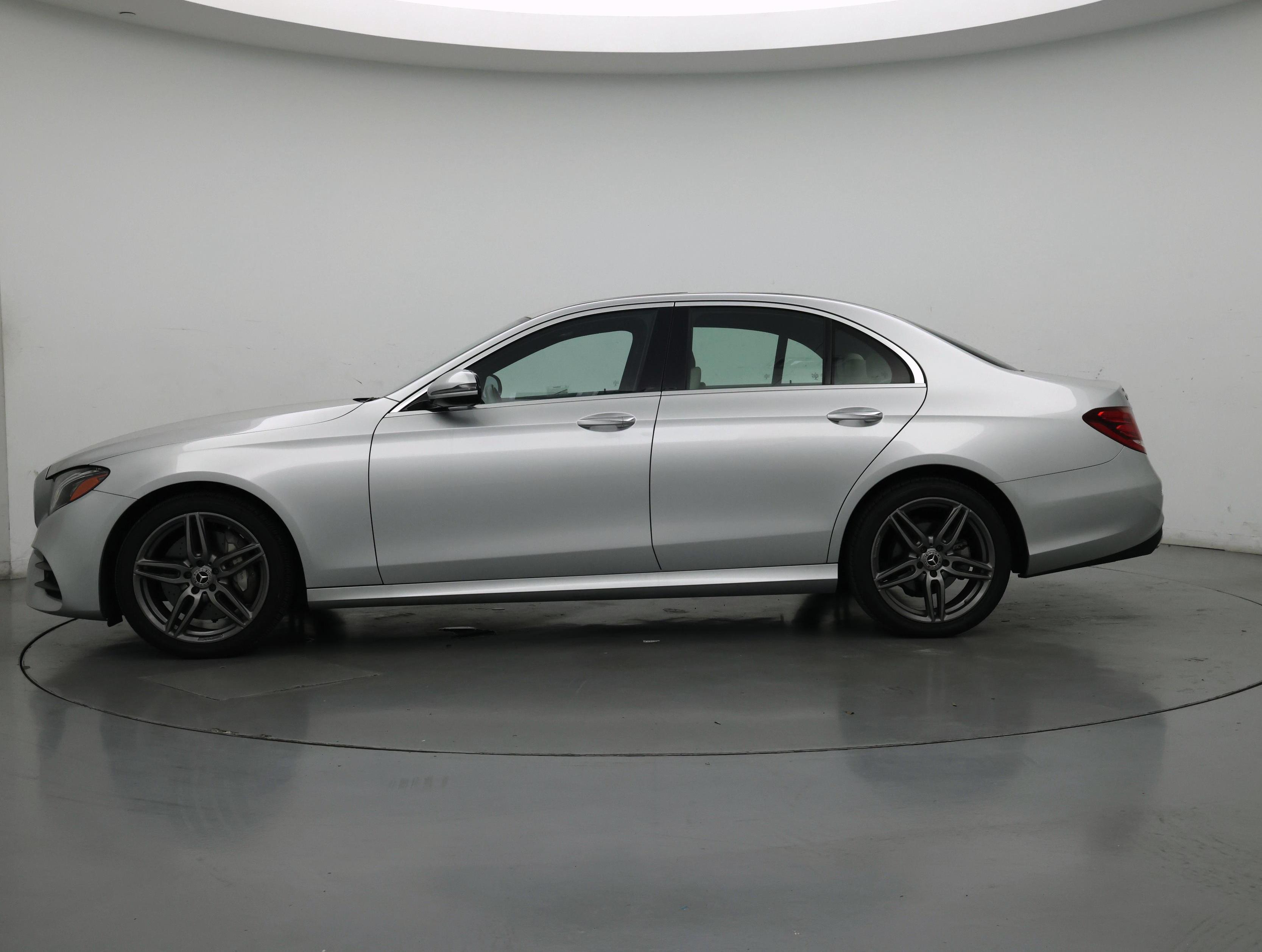 Thumbnail: 2020 Mercedes-Benz E-Class - 3