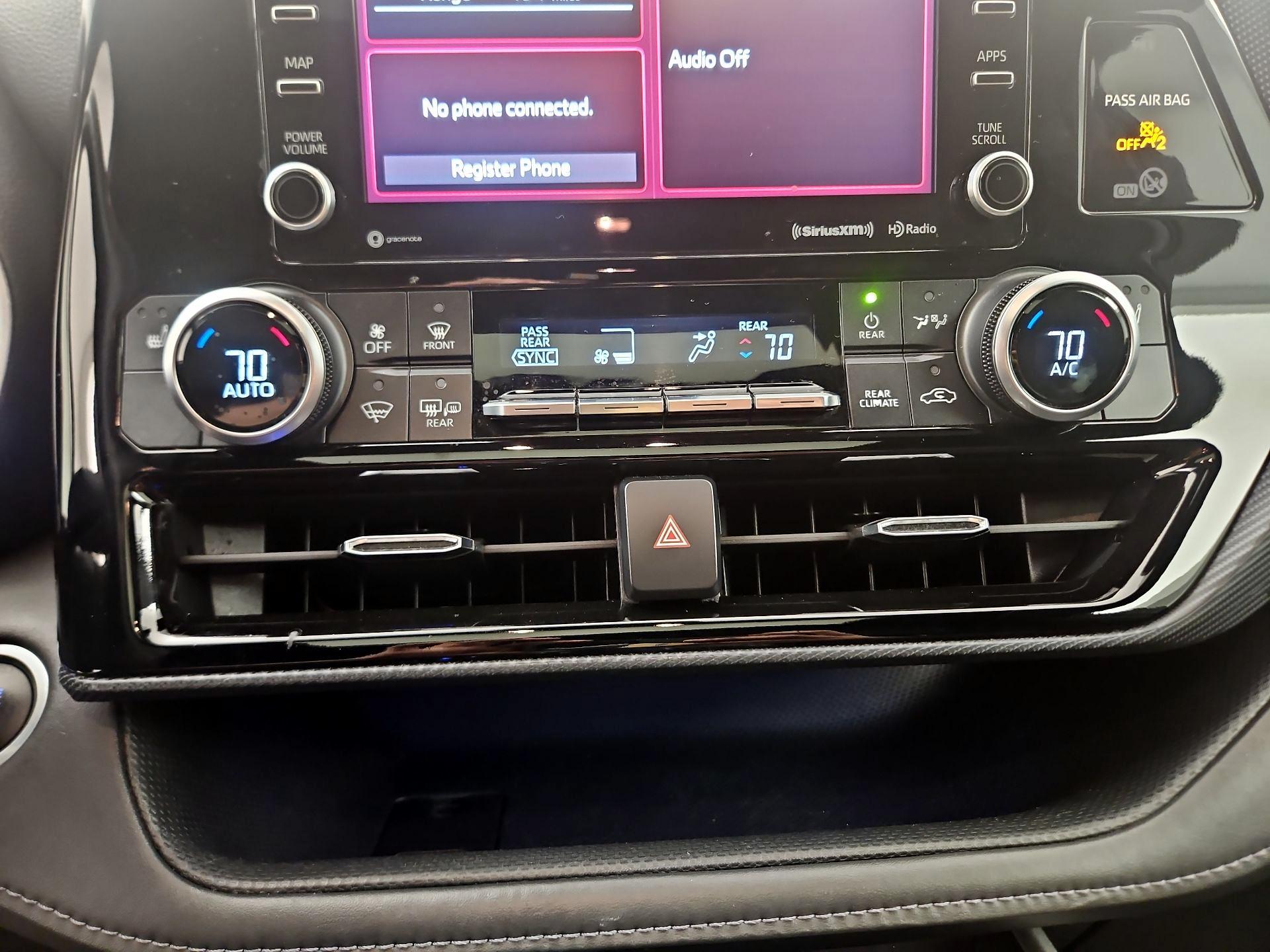 Thumbnail: 2021 Toyota Highlander - 14