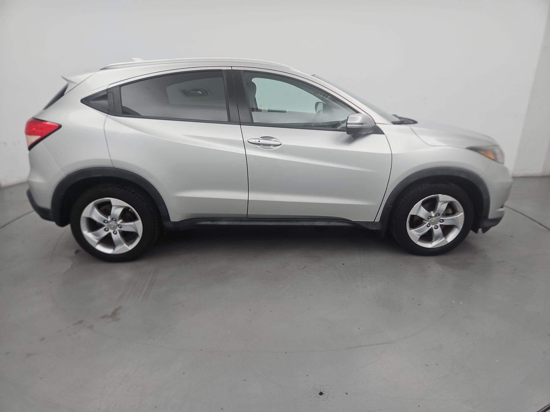 Thumbnail: 2016 Honda HR-V - 4