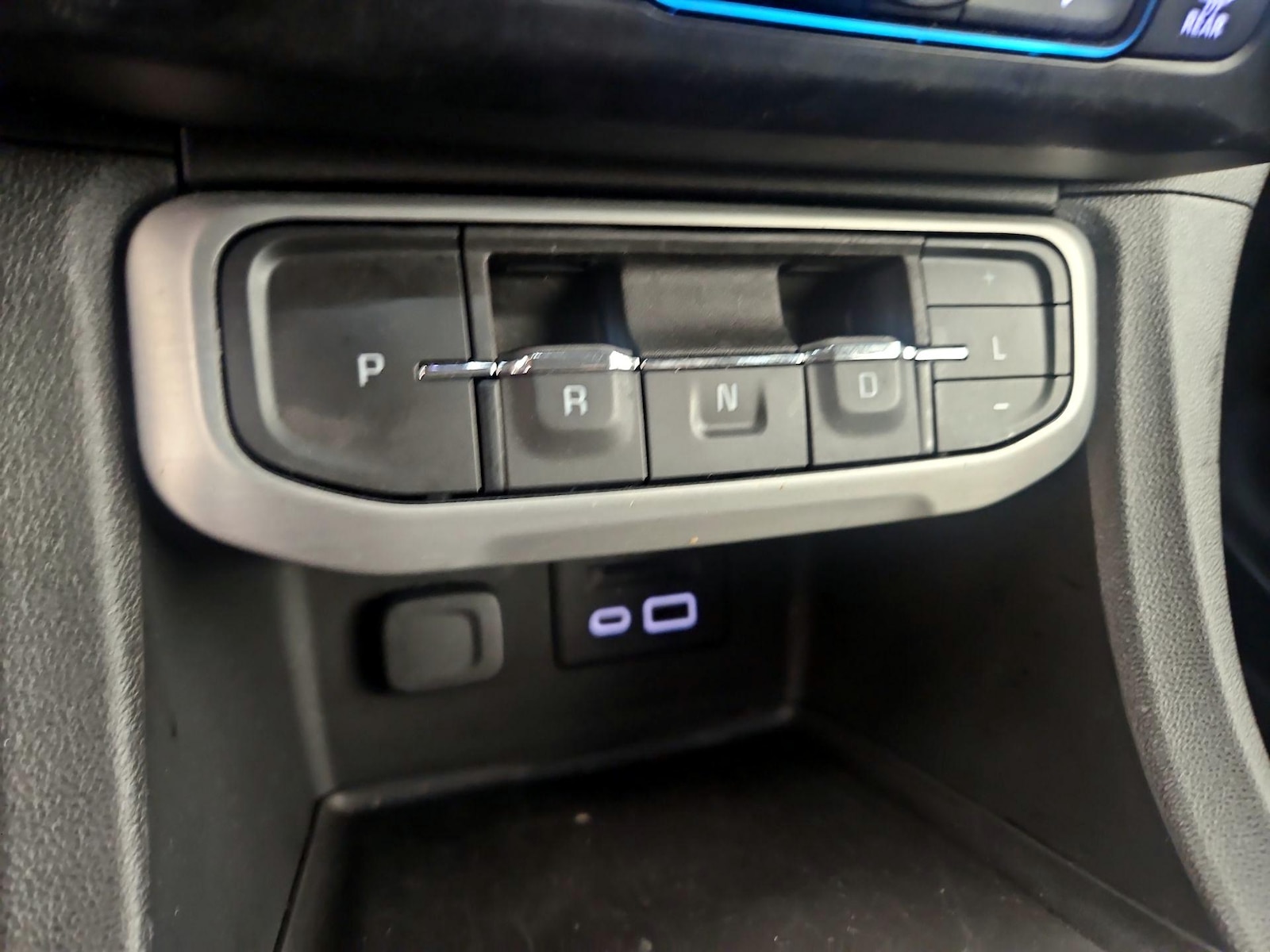 2023 GMC Acadia SLT - Photo 16