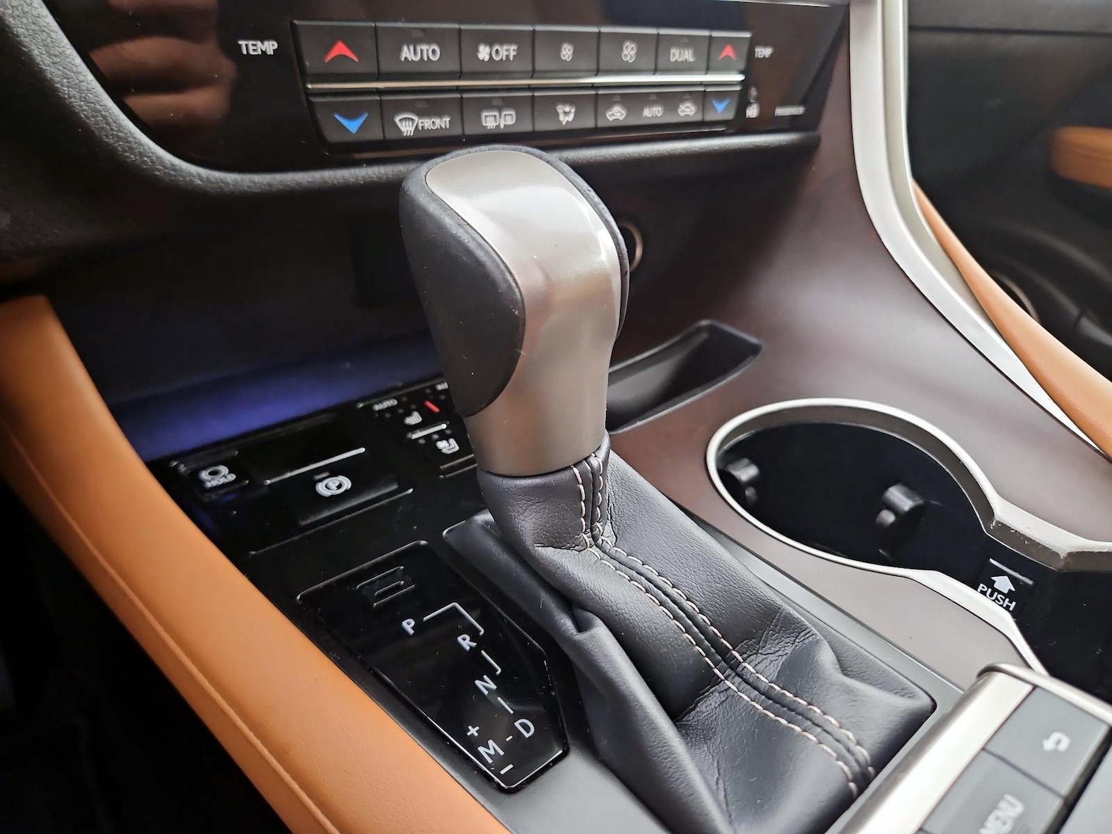 2021 Lexus RX 350 - Photo 18