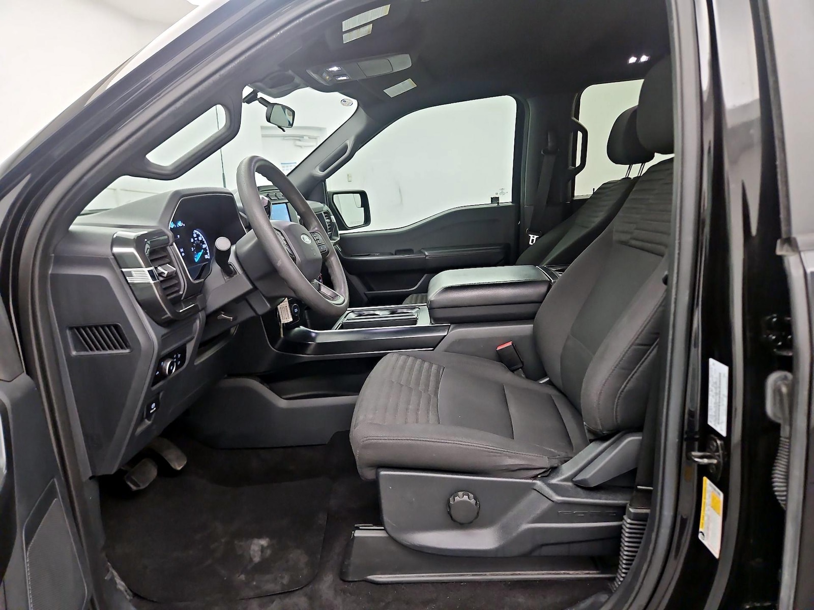 2023 Ford F-150 XL - Photo 10