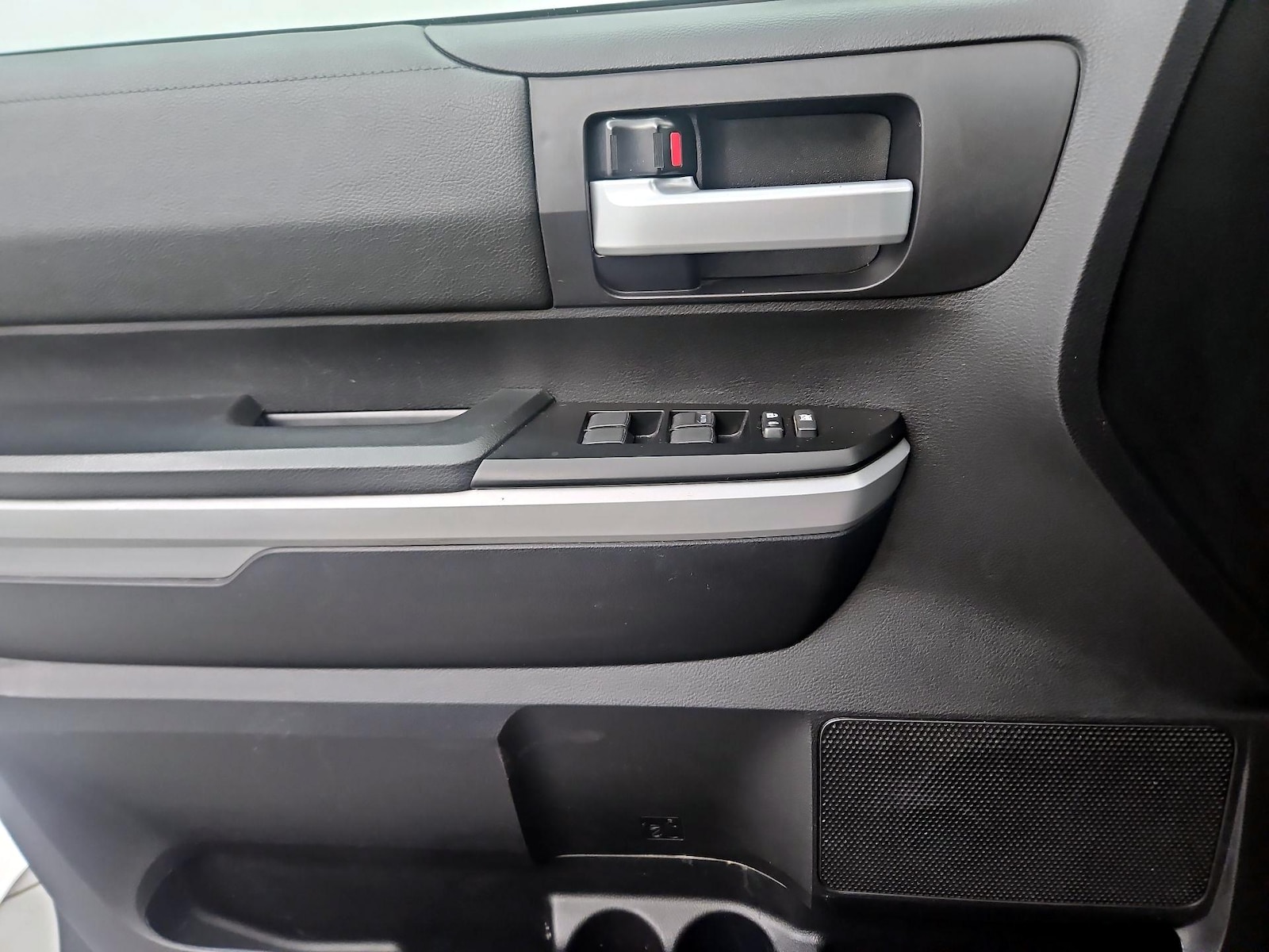 2020 Toyota Tundra SR5 - Photo 13