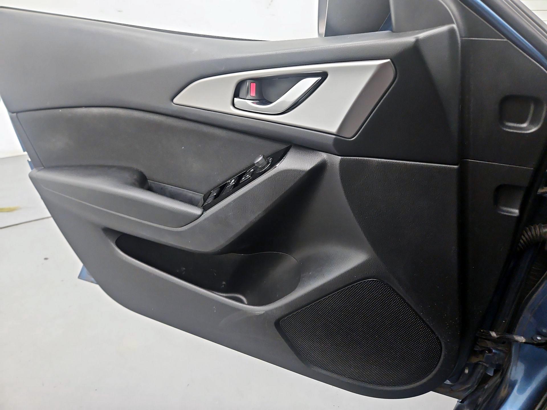 Thumbnail: 2017 Mazda Mazda3 - 12