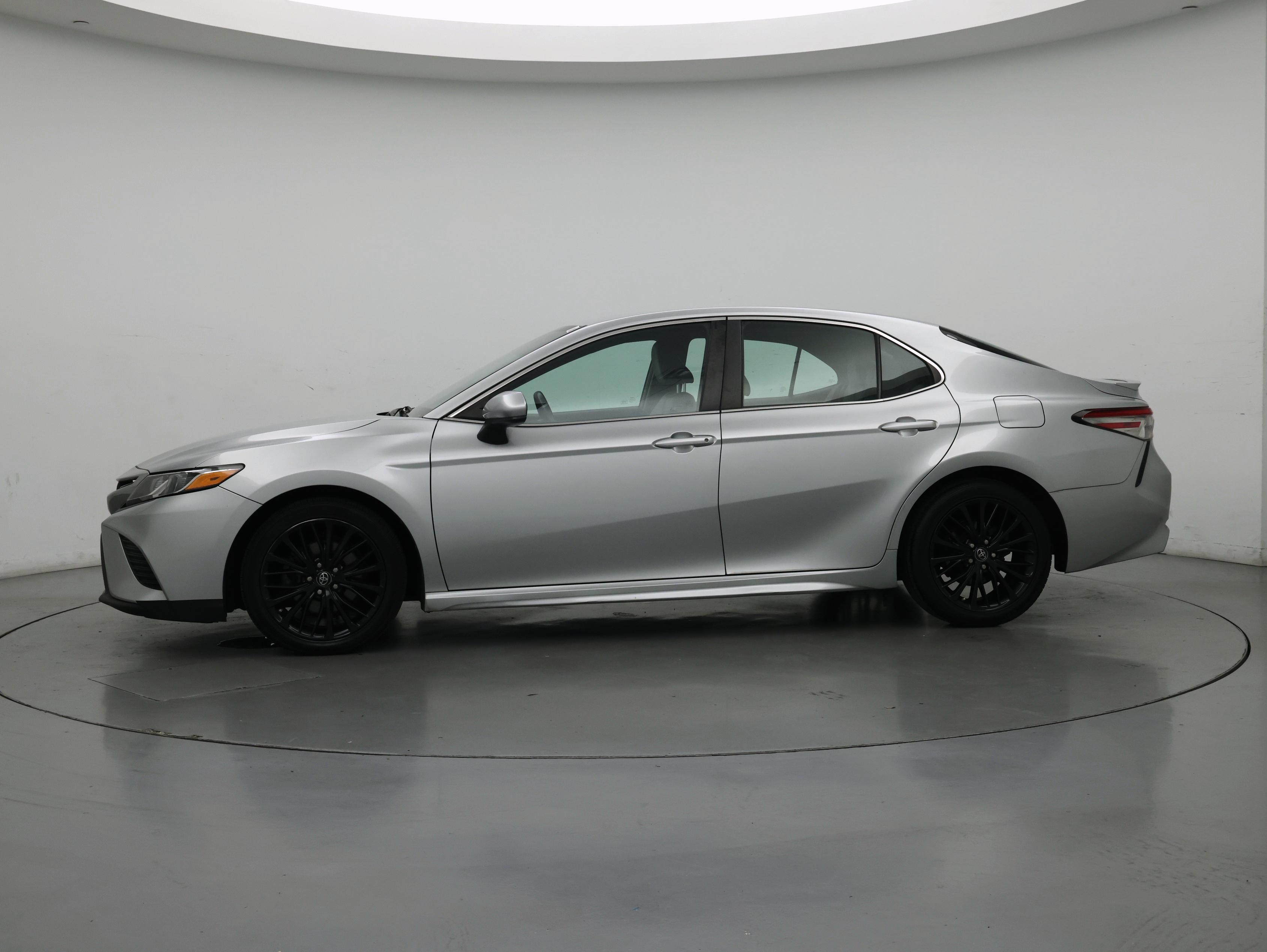 Thumbnail: 2018 Toyota Camry - 3