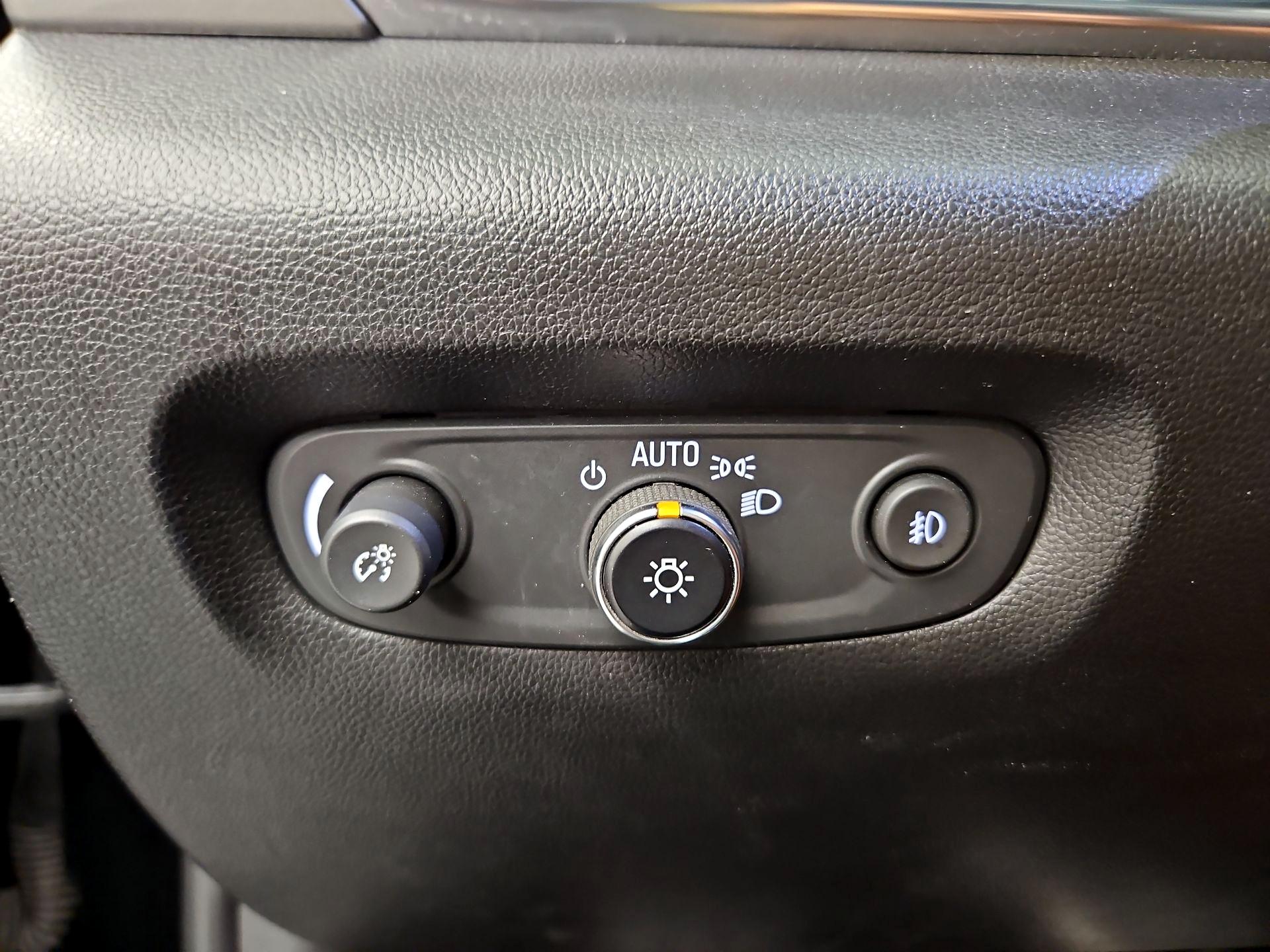 Thumbnail: 2021 Chevrolet Traverse - 13