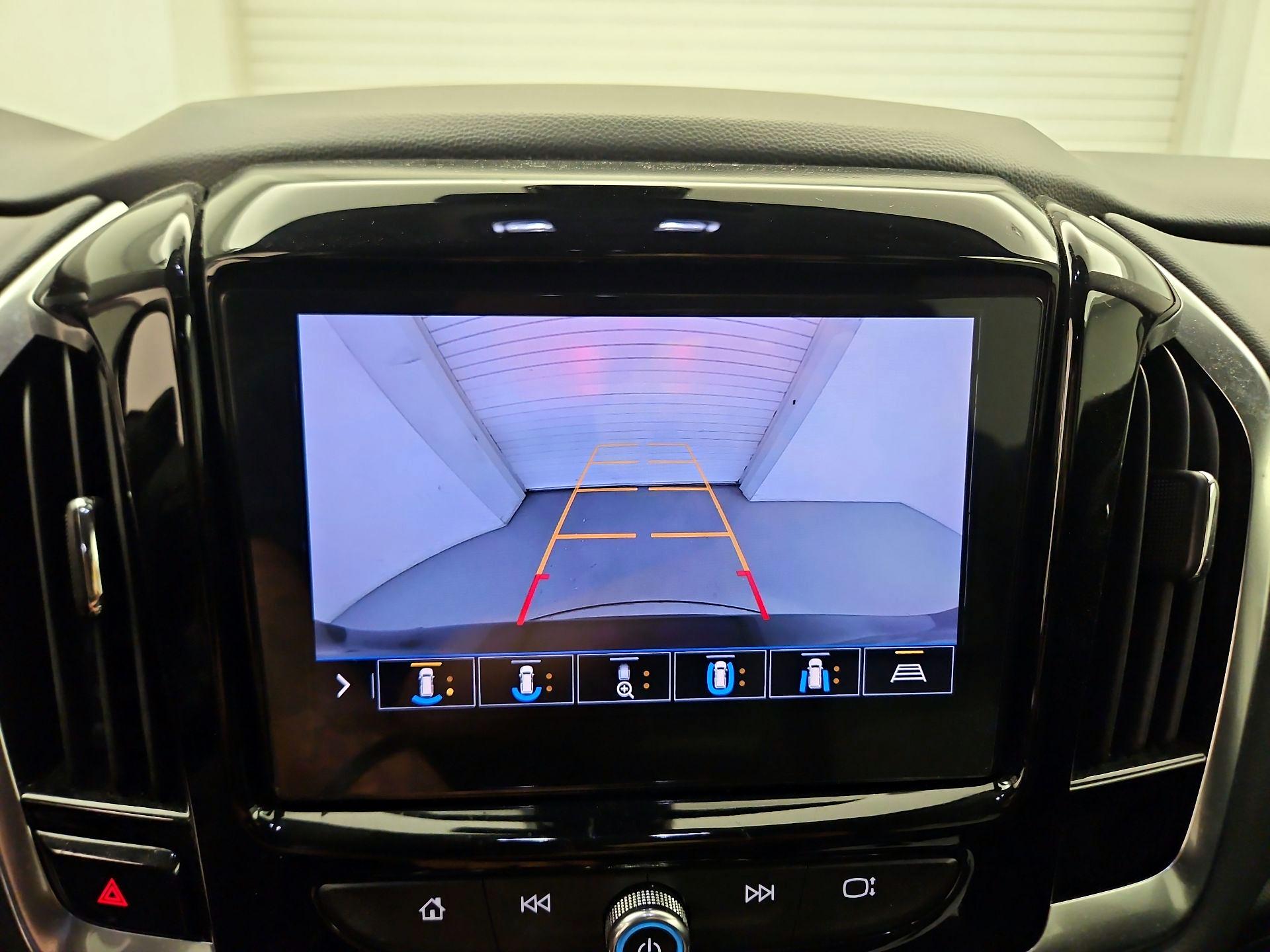 Thumbnail: 2021 Chevrolet Traverse - 14