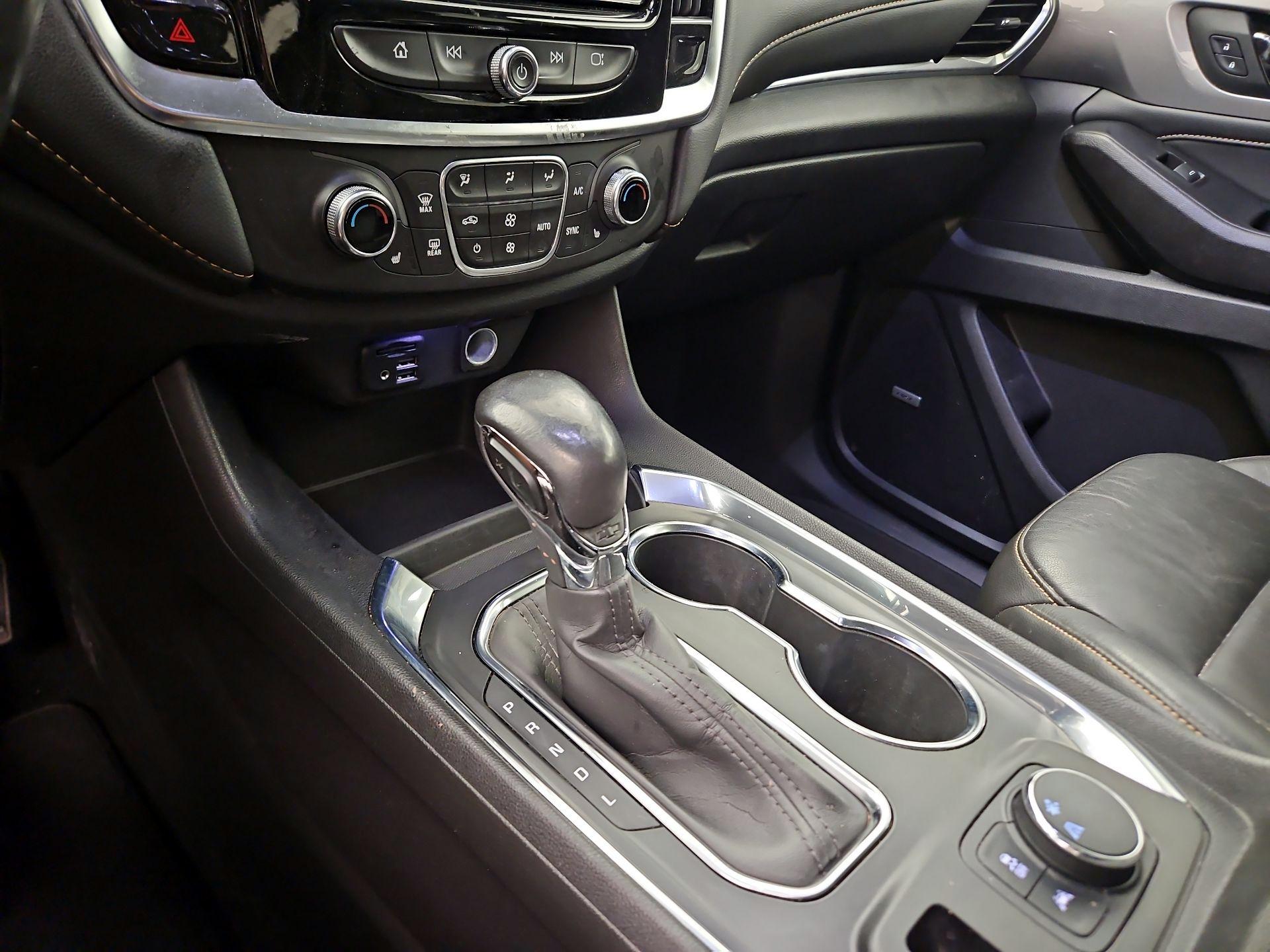 Thumbnail: 2021 Chevrolet Traverse - 17