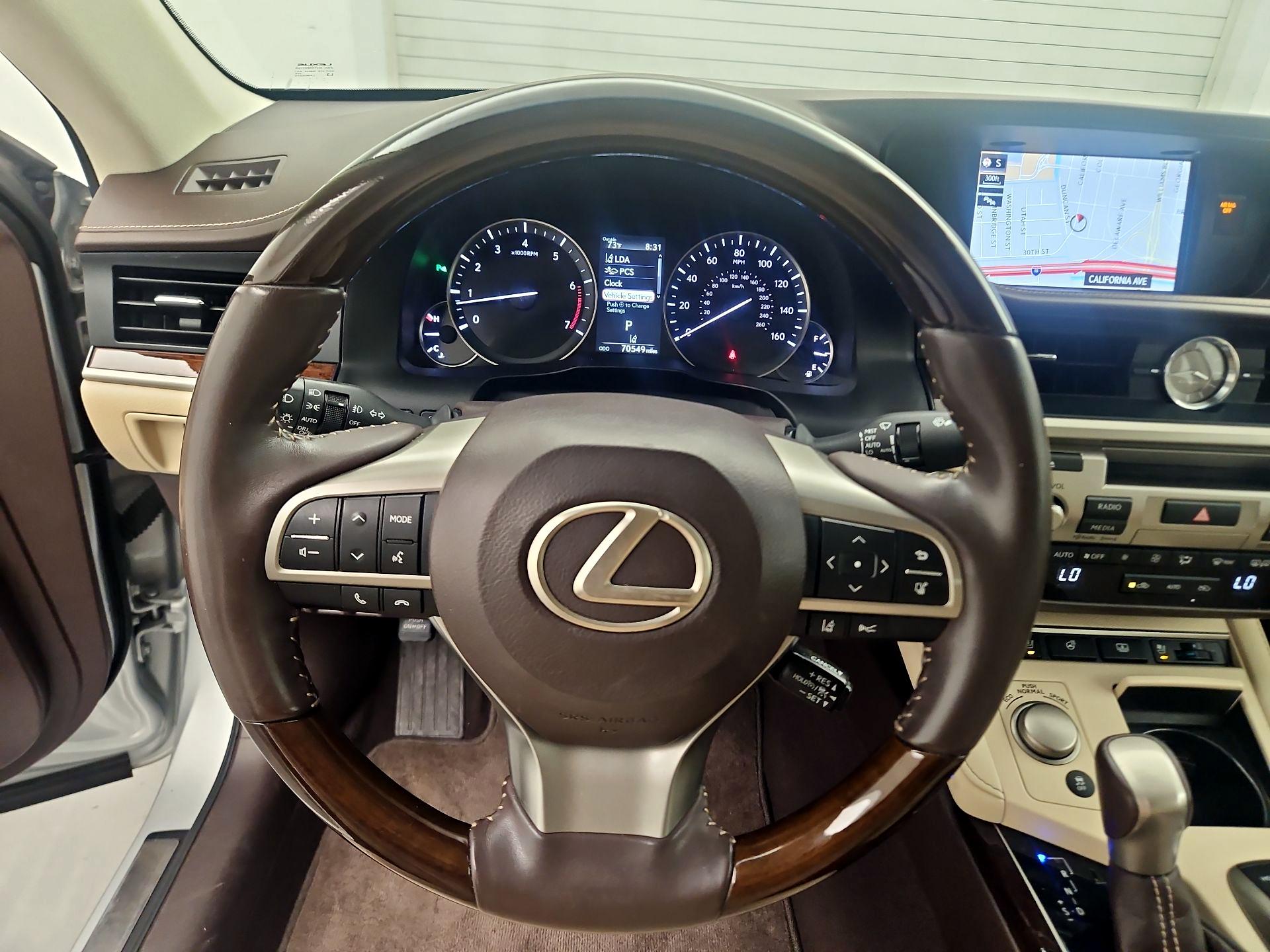 Thumbnail: 2017 Lexus ES - 10