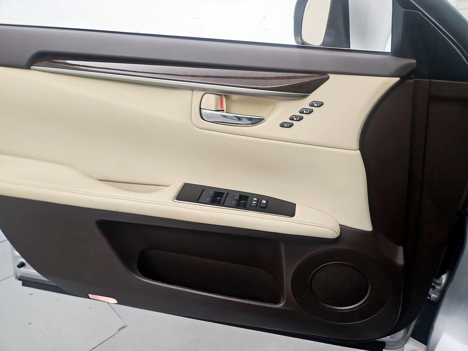 2017 Lexus ES 350 - Photo 13