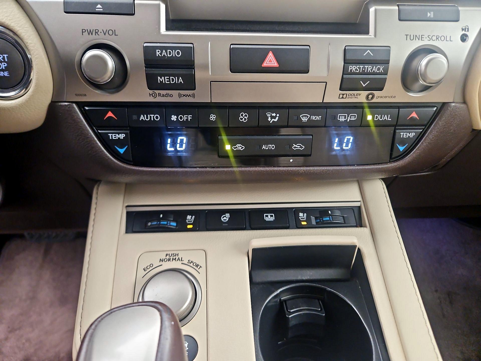 Thumbnail: 2017 Lexus ES - 17