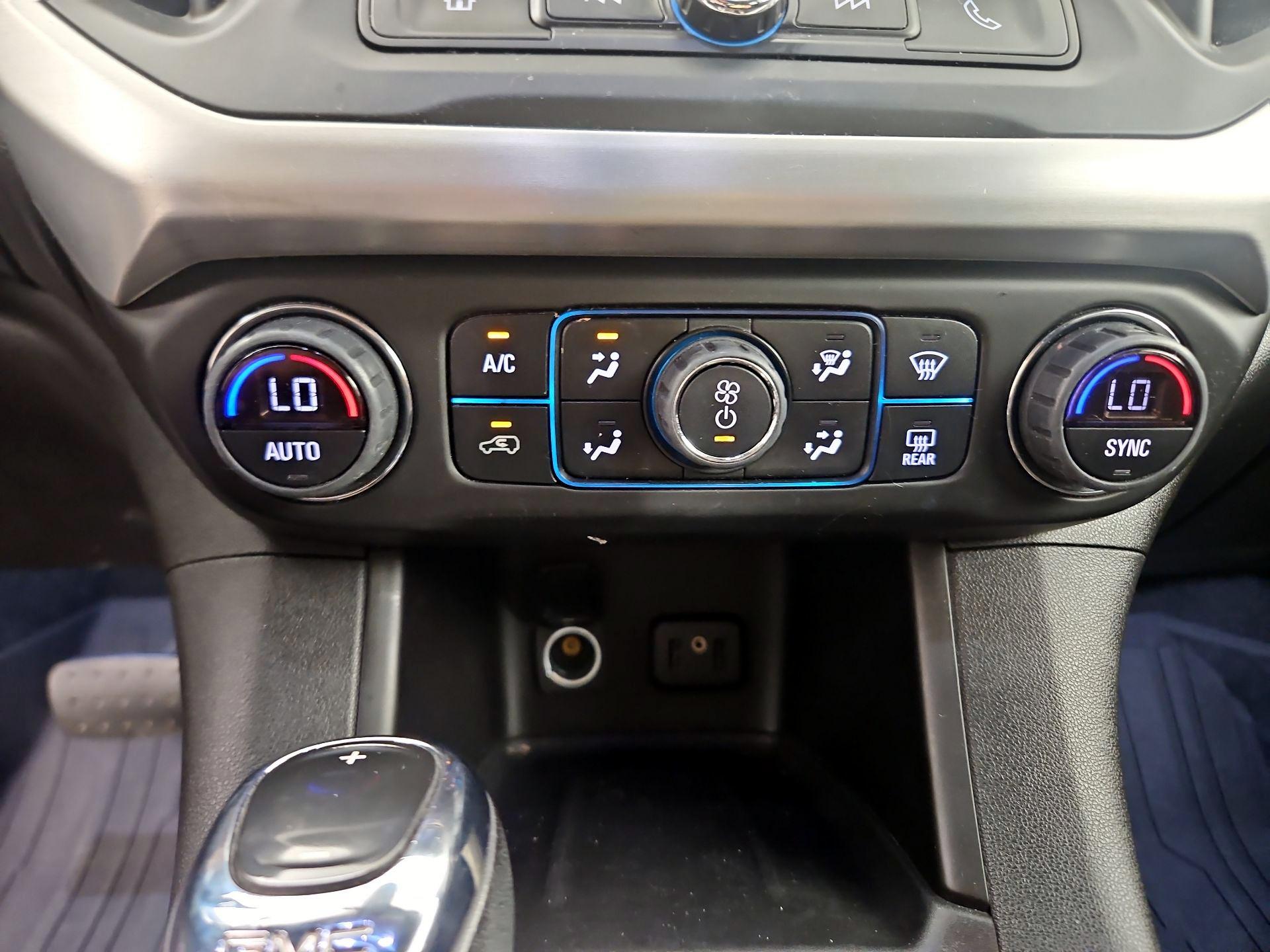 Thumbnail: 2019 GMC Acadia - 16
