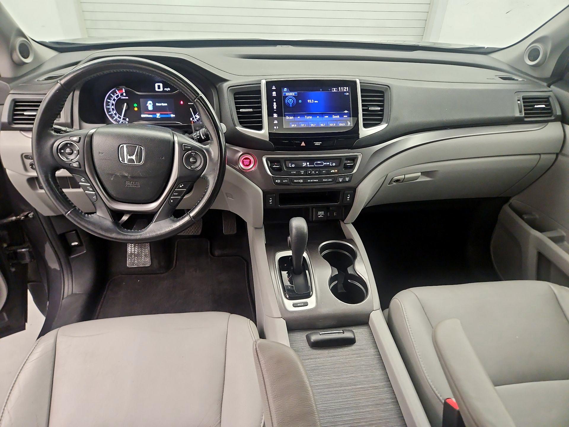 Thumbnail: 2018 Honda Pilot - 9