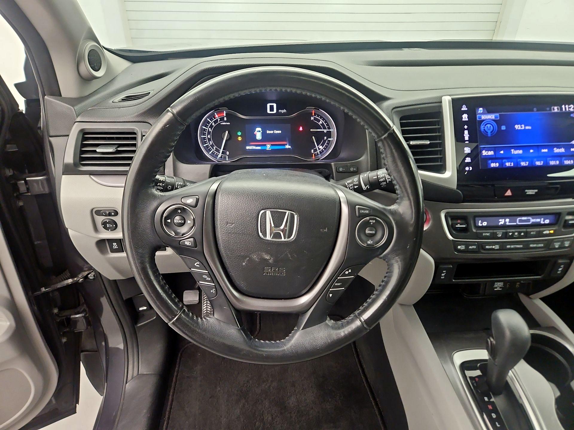 Thumbnail: 2018 Honda Pilot - 10