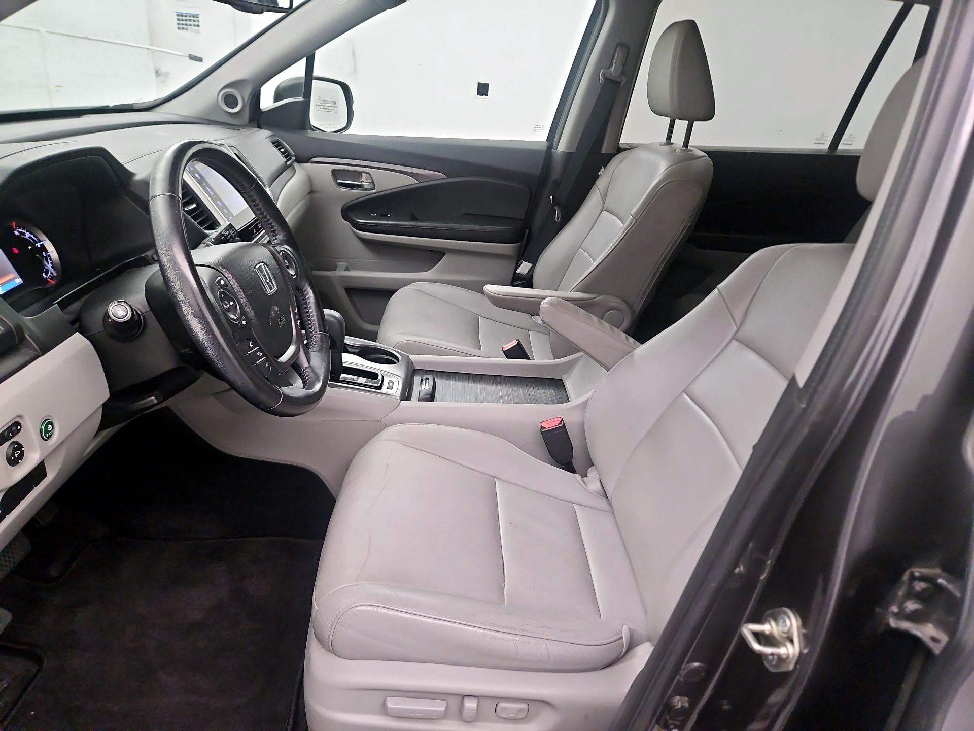 Thumbnail: 2018 Honda Pilot - 11