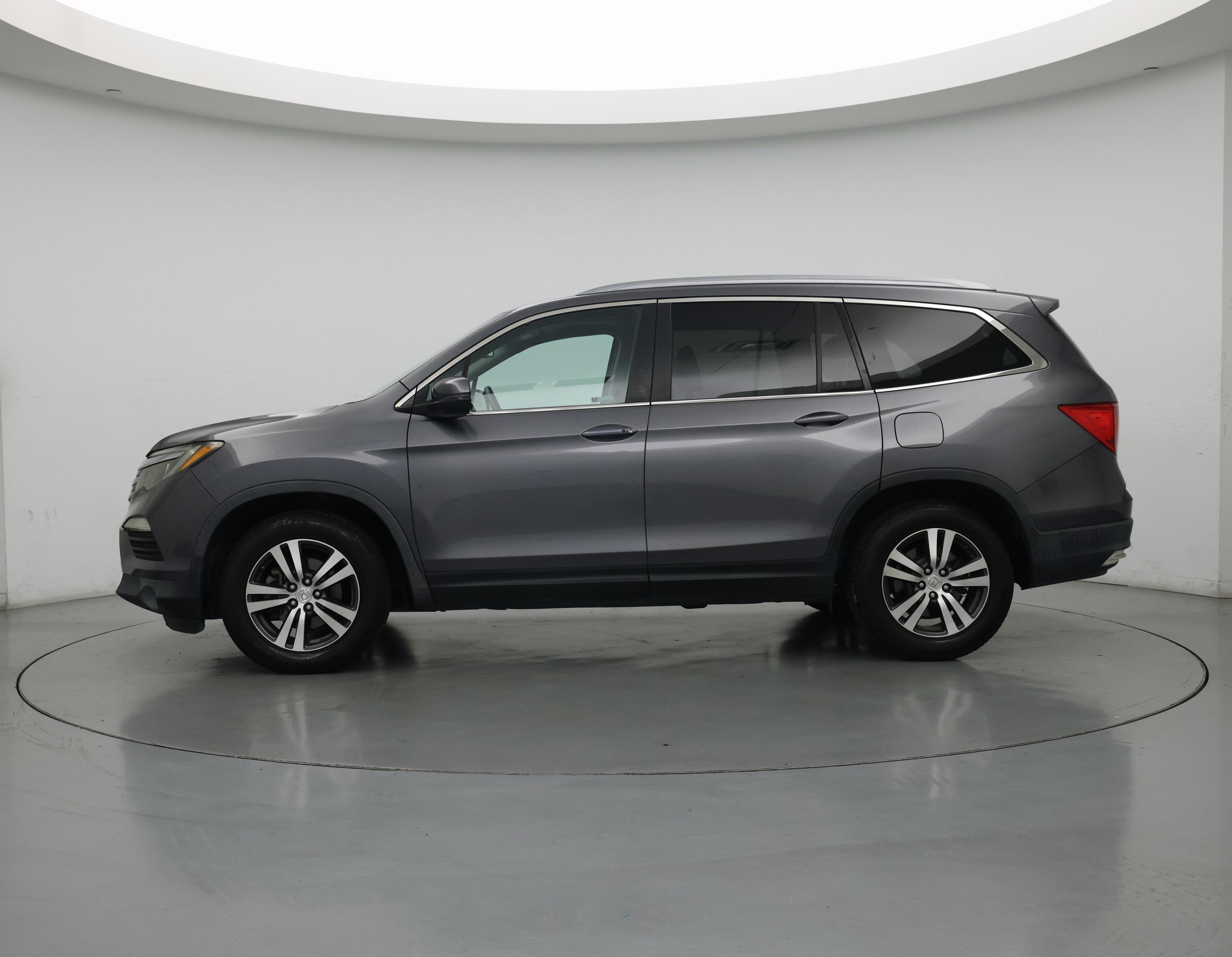 Thumbnail: 2018 Honda Pilot - 3