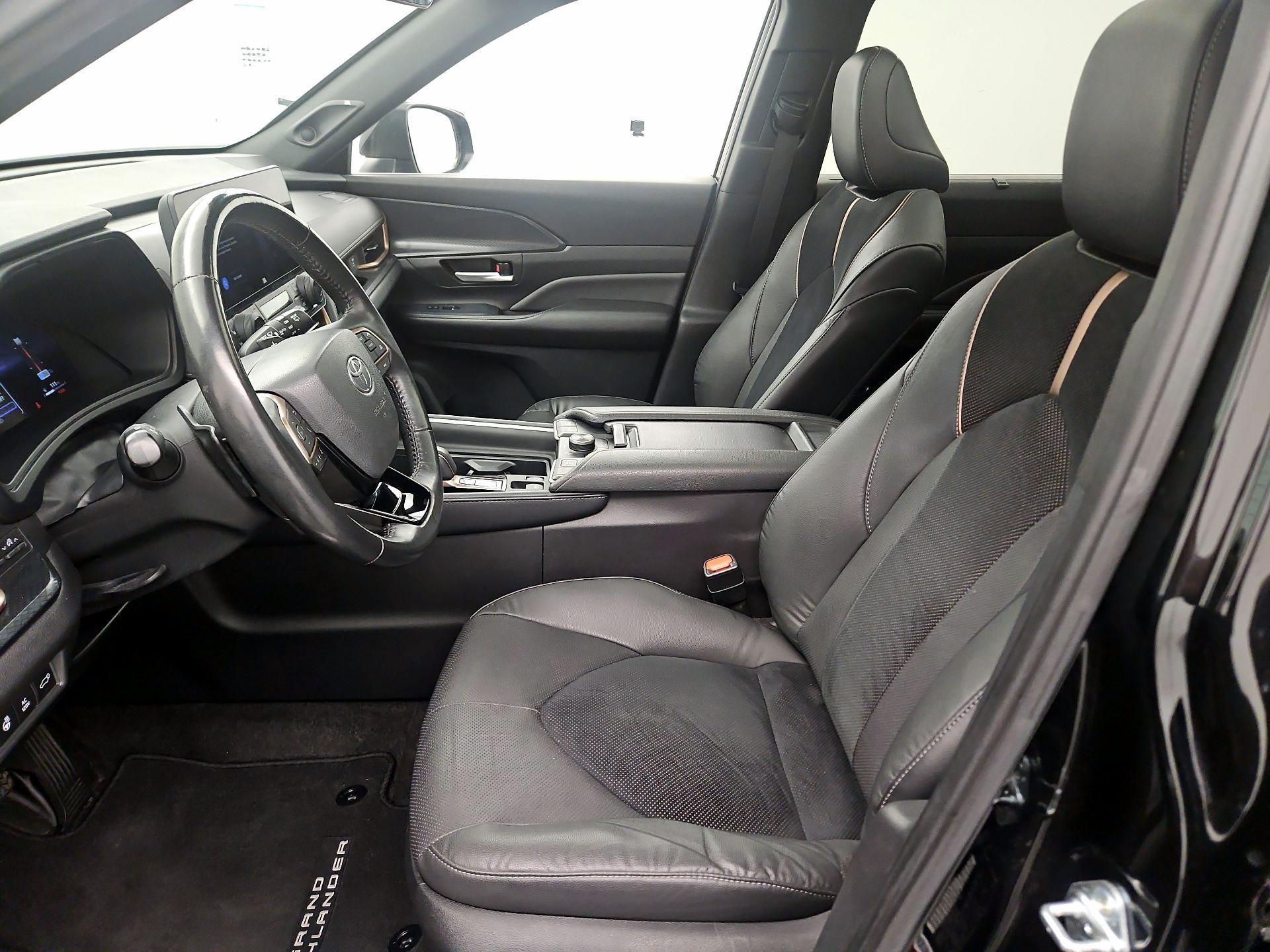 Thumbnail: 2024 Toyota Highlander - 11