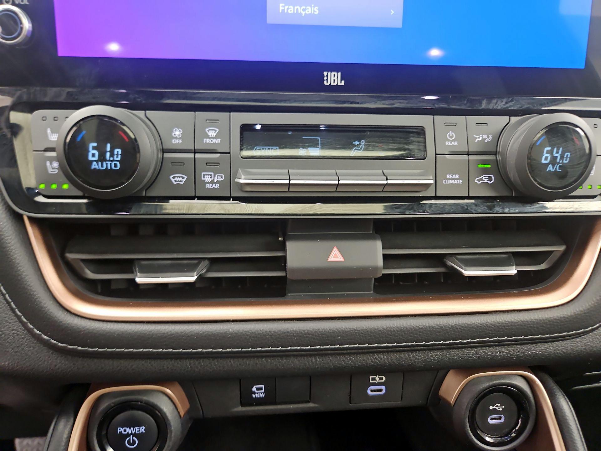 Thumbnail: 2024 Toyota Highlander - 16