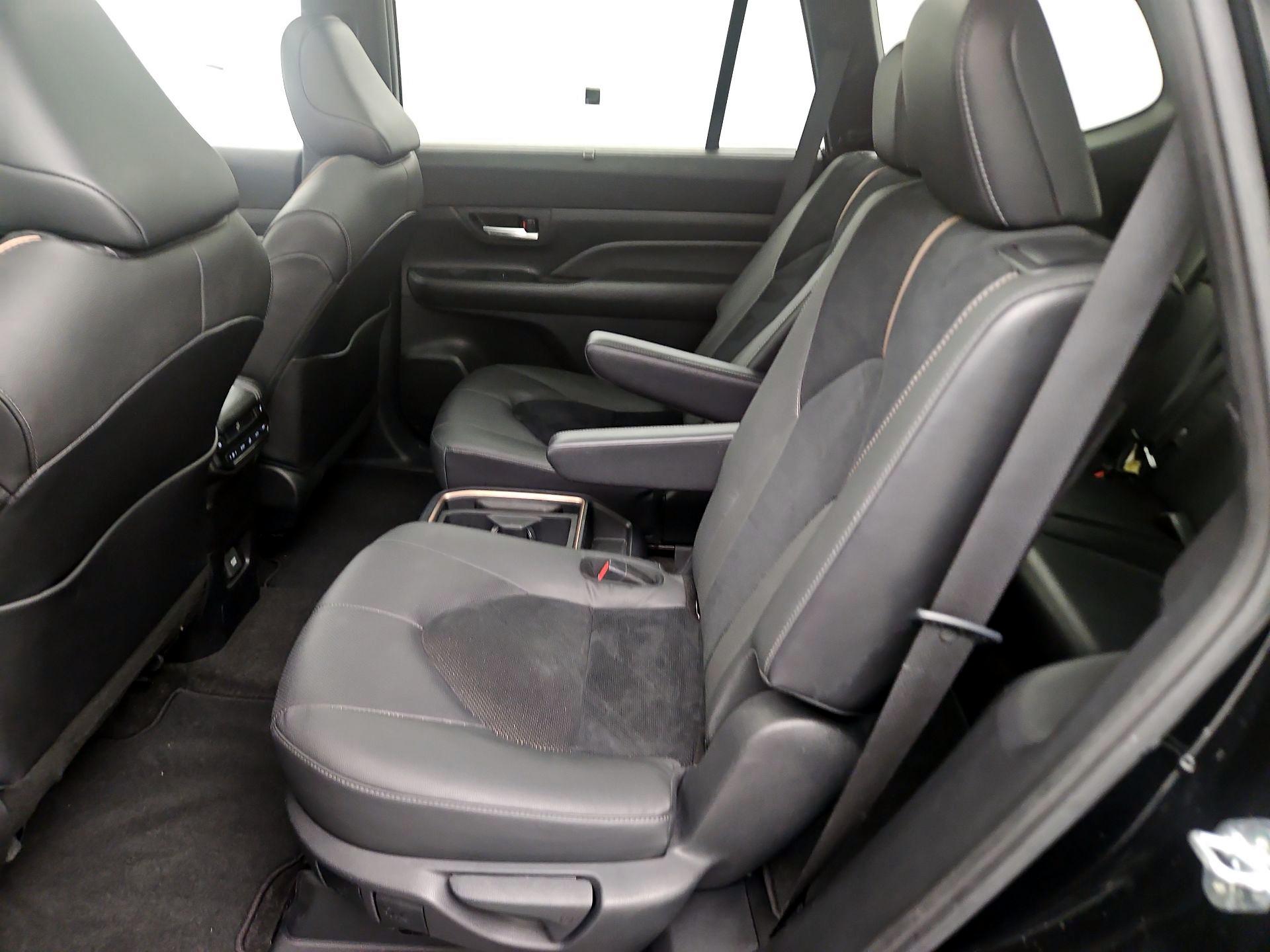 Thumbnail: 2024 Toyota Highlander - 20