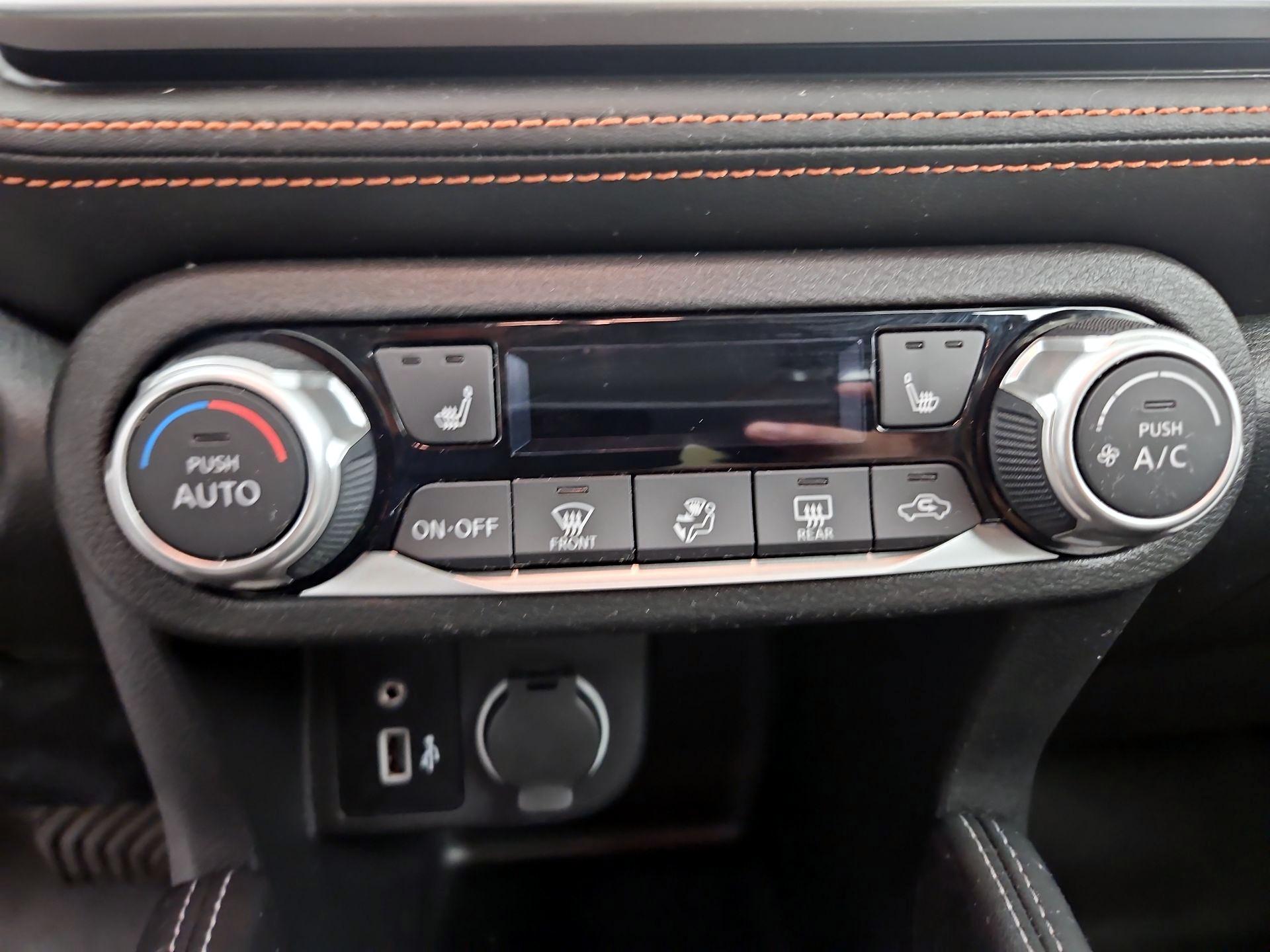 Thumbnail: 2020 Nissan Kicks - 15