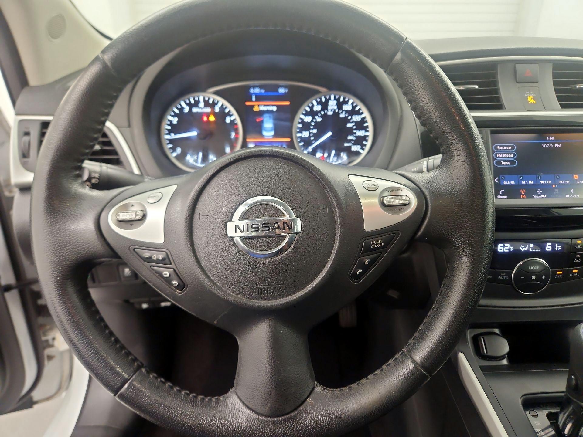 Thumbnail: 2019 Nissan Sentra - 10