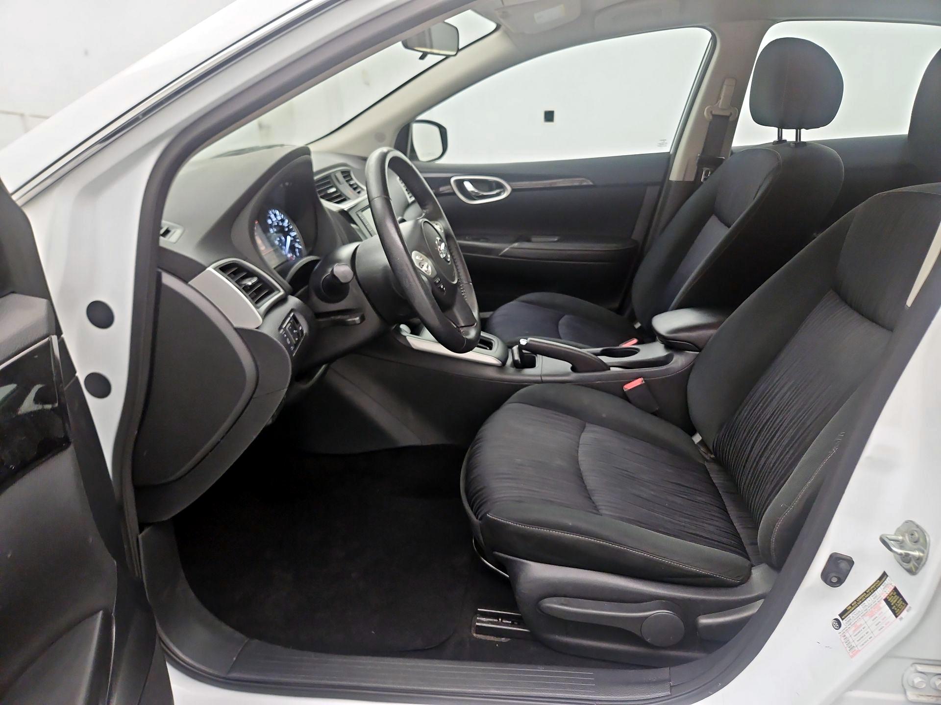 Thumbnail: 2019 Nissan Sentra - 11