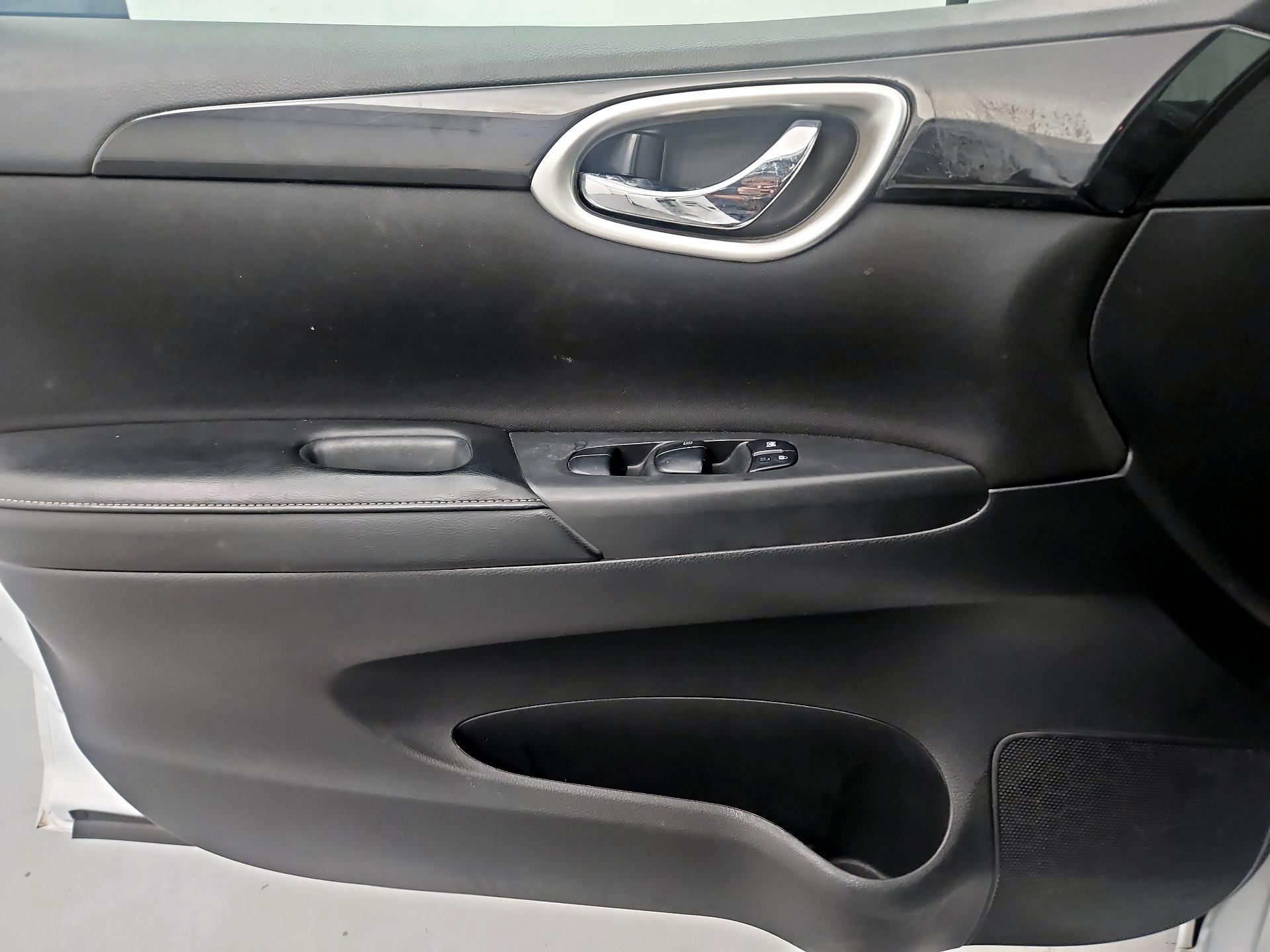 Thumbnail: 2019 Nissan Sentra - 12