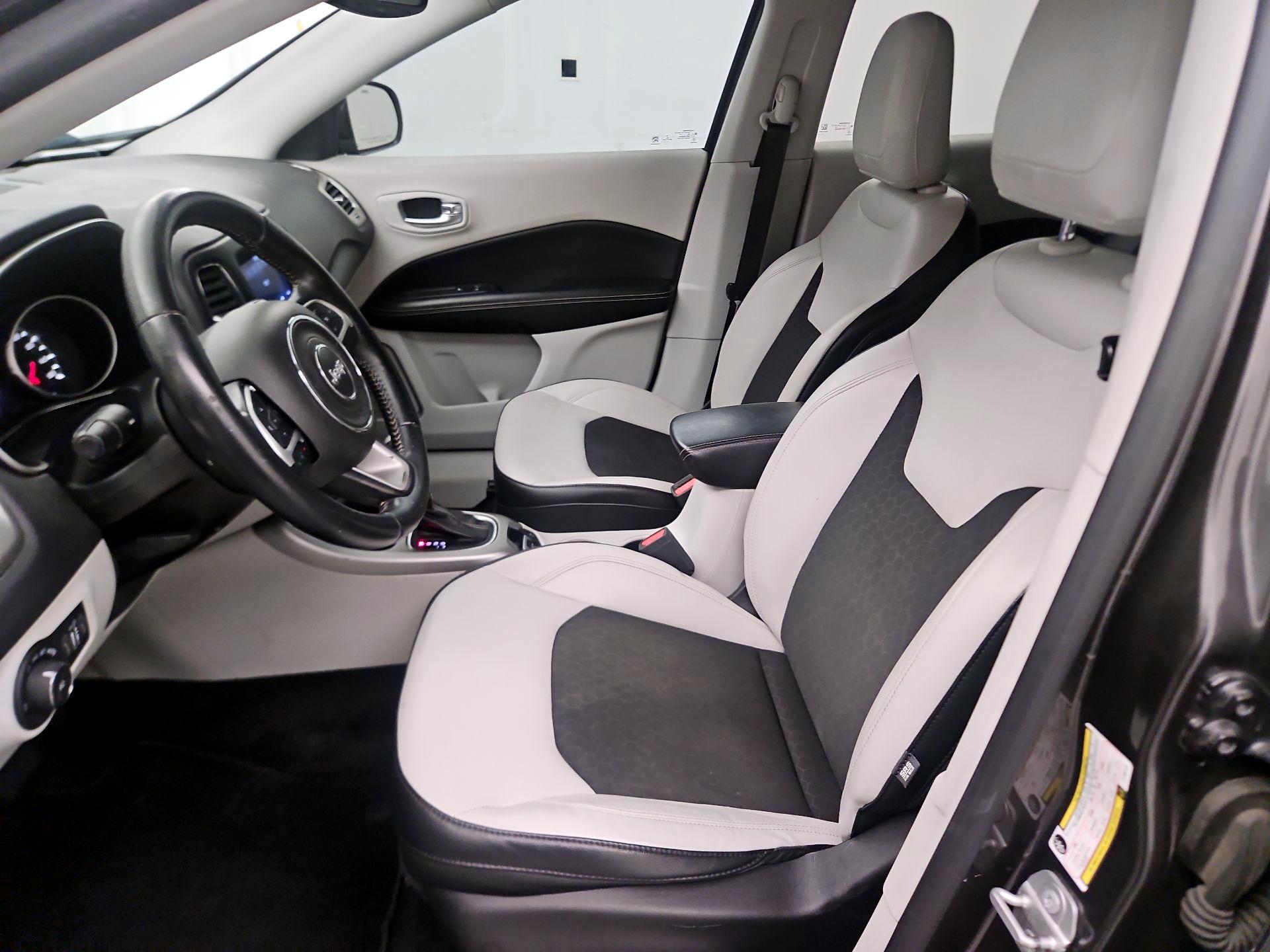 Thumbnail: 2018 Jeep Compass - 11