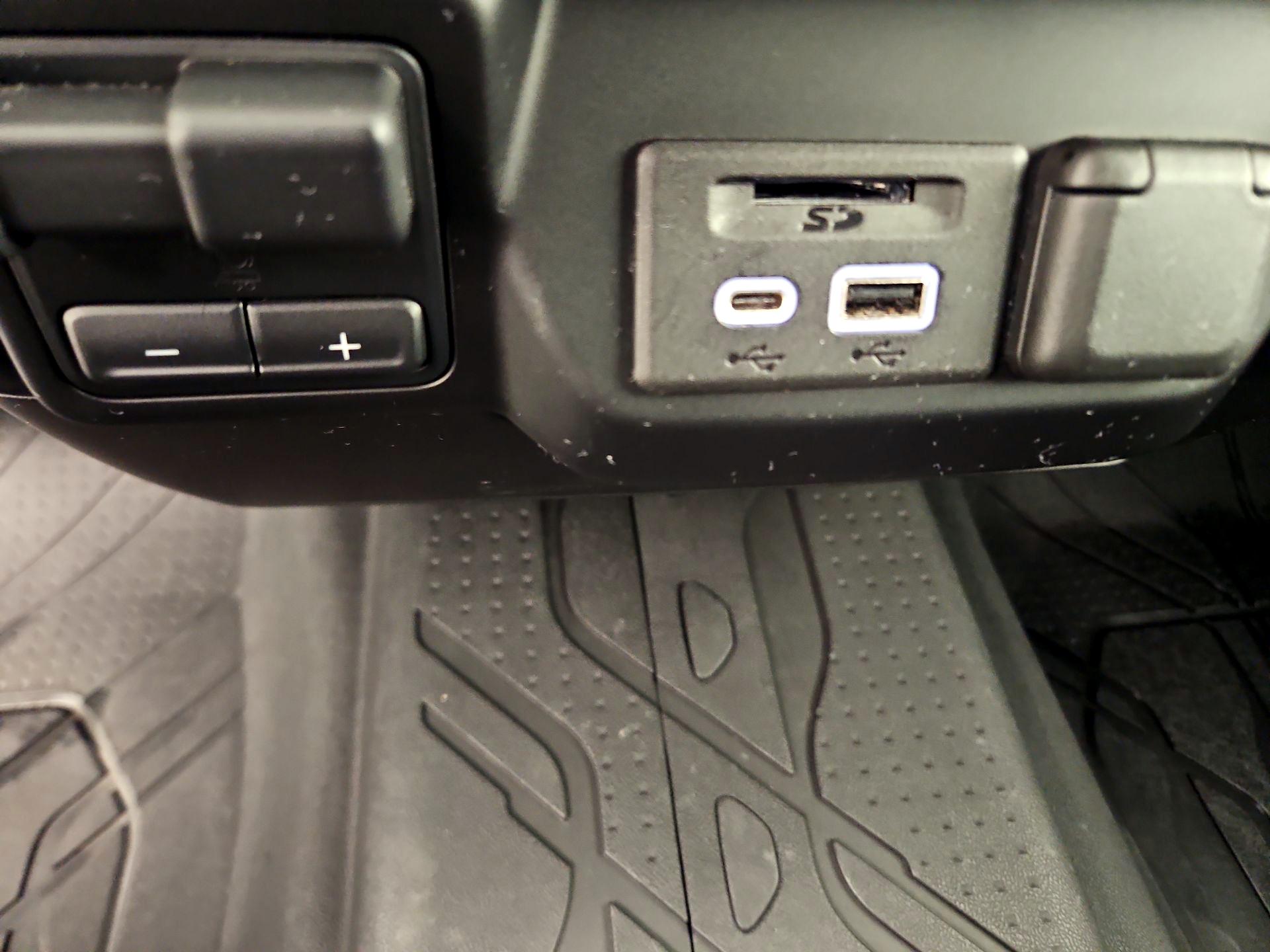 Thumbnail: 2021 Chevrolet Silverado 1500 - 16