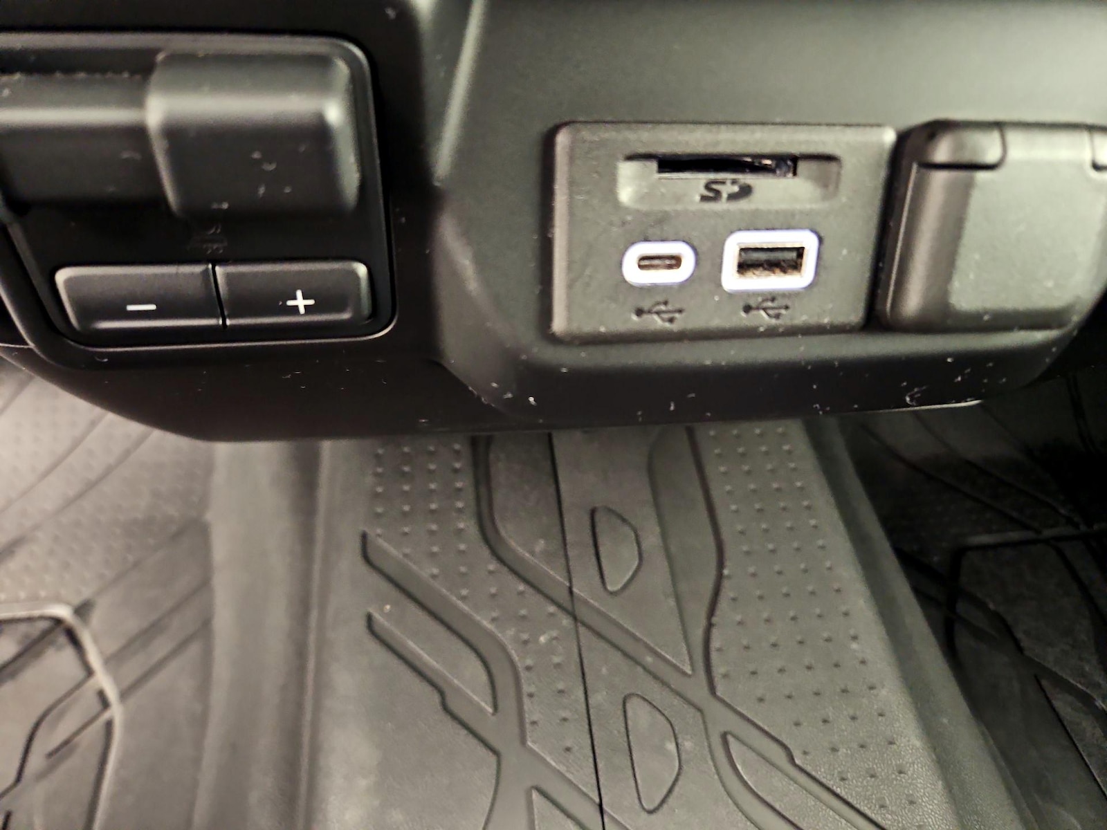 2021 Chevrolet Silverado 1500 LT - Photo 18